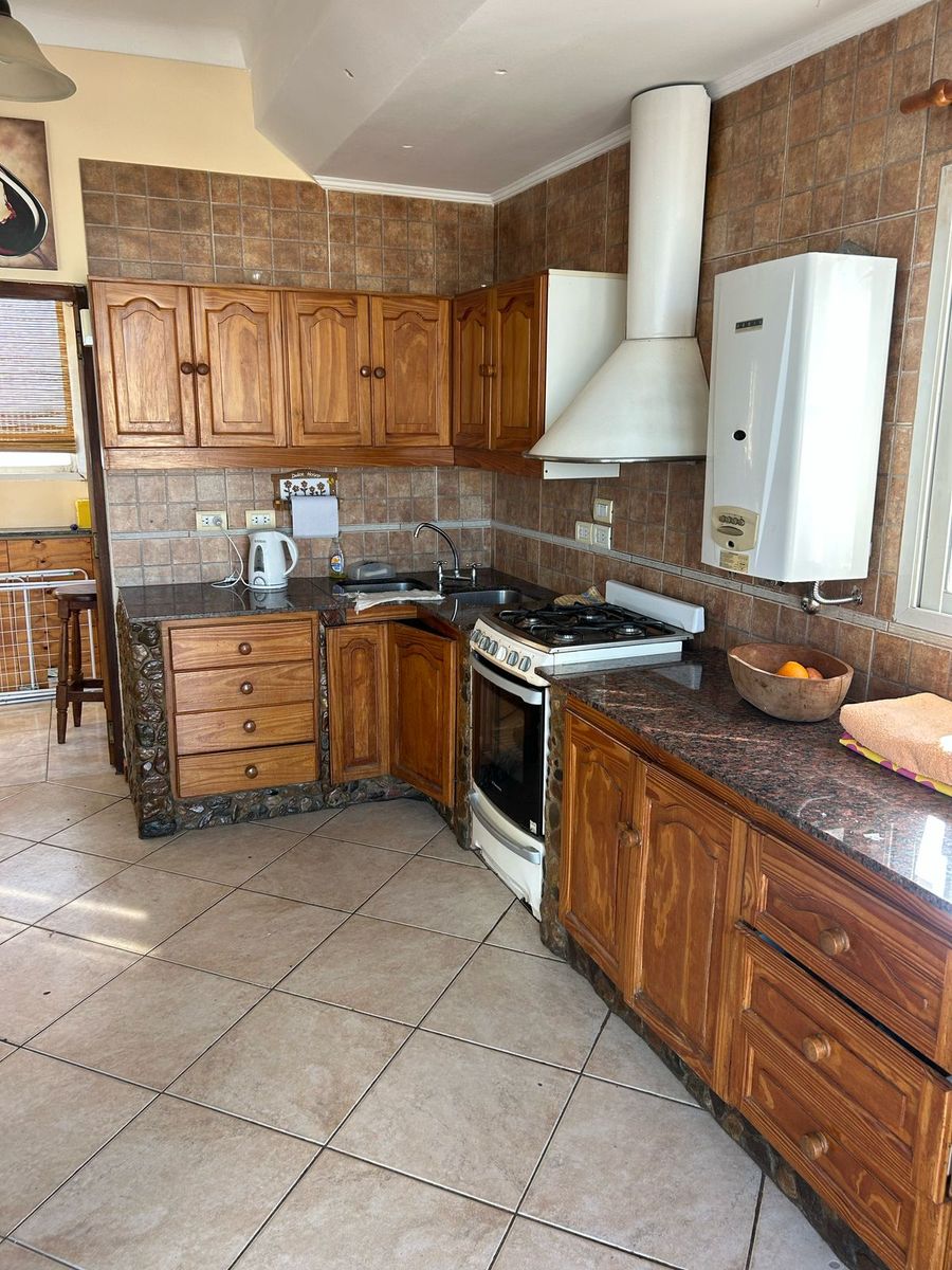 Casa en planta alta en plena peatonal y a una cuadra del mar — foto 11