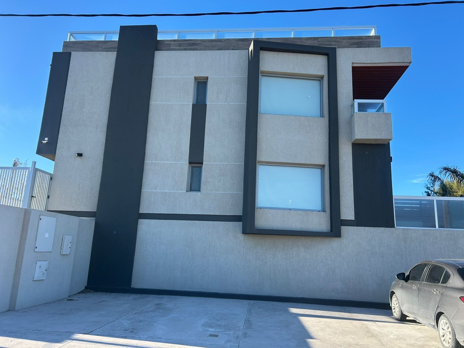Triplex a estrenar a metros del mar.