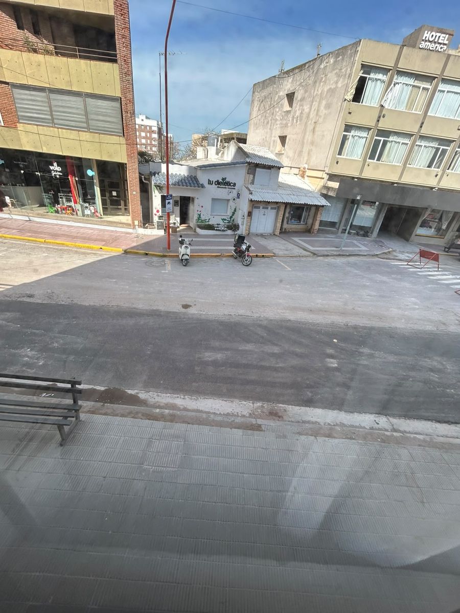 Local comercial mas departamento. - 9