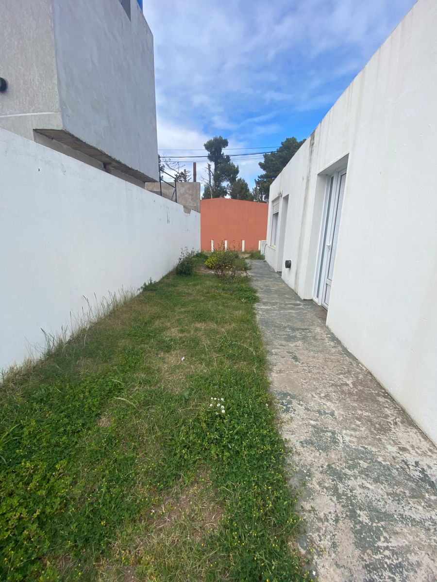 Casa de un dormitorio en barrio Parque Dufaur. — foto 8