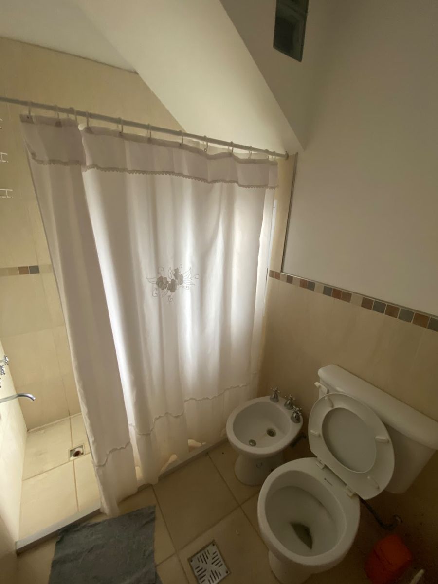 Casa de un dormitorio en barrio Parque Dufaur. — foto 11