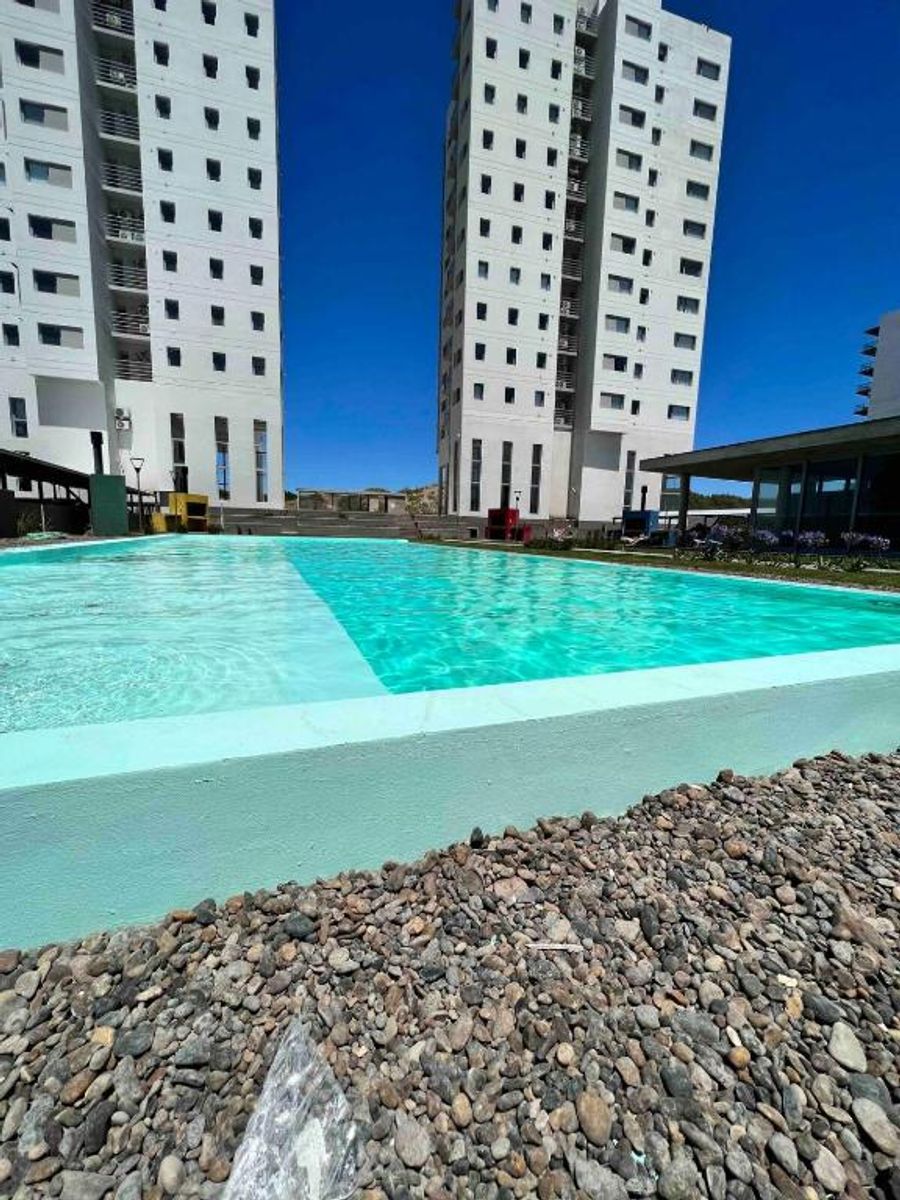 Departamento frente al mar con cochera y pileta. — foto 9