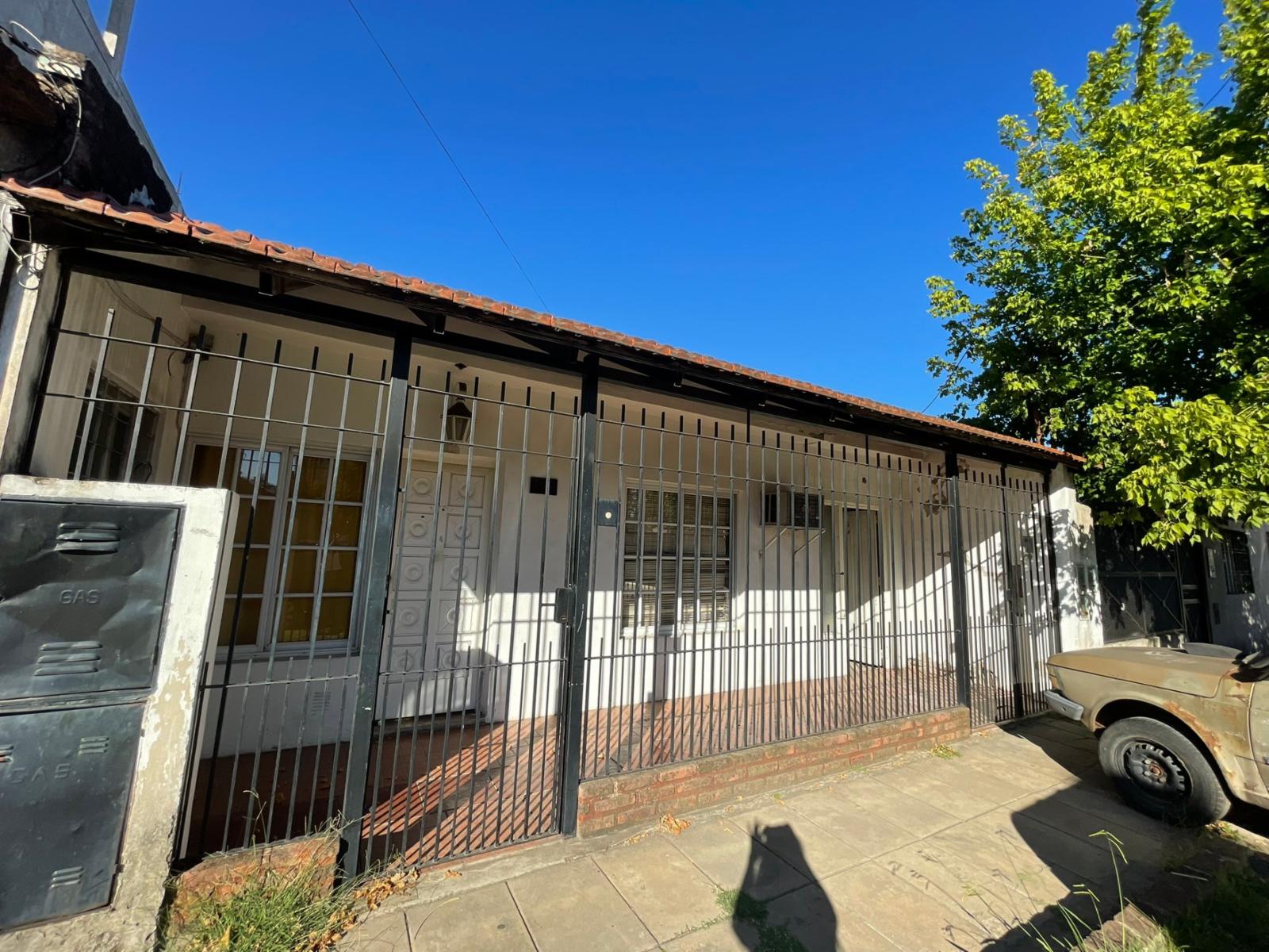 OPORTUNIDAD DOS CASAS DE 3 AMBIENTES