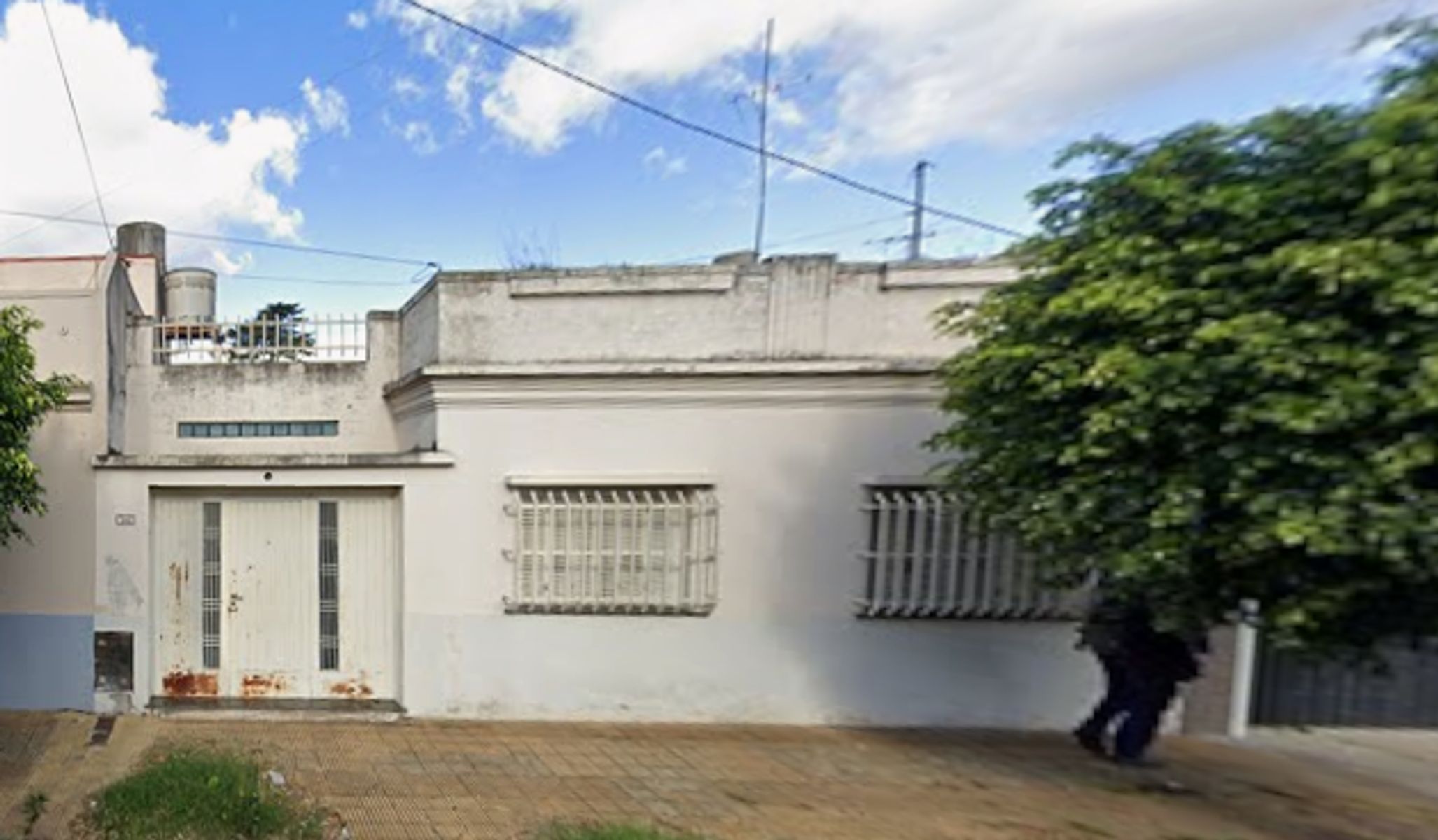 CASA 3 AMB EN VENTA A RECICLAR LOTE 10X26