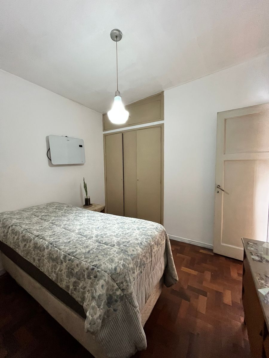 CASA 4 AMBIENTES CON COCHERA Y PATIO