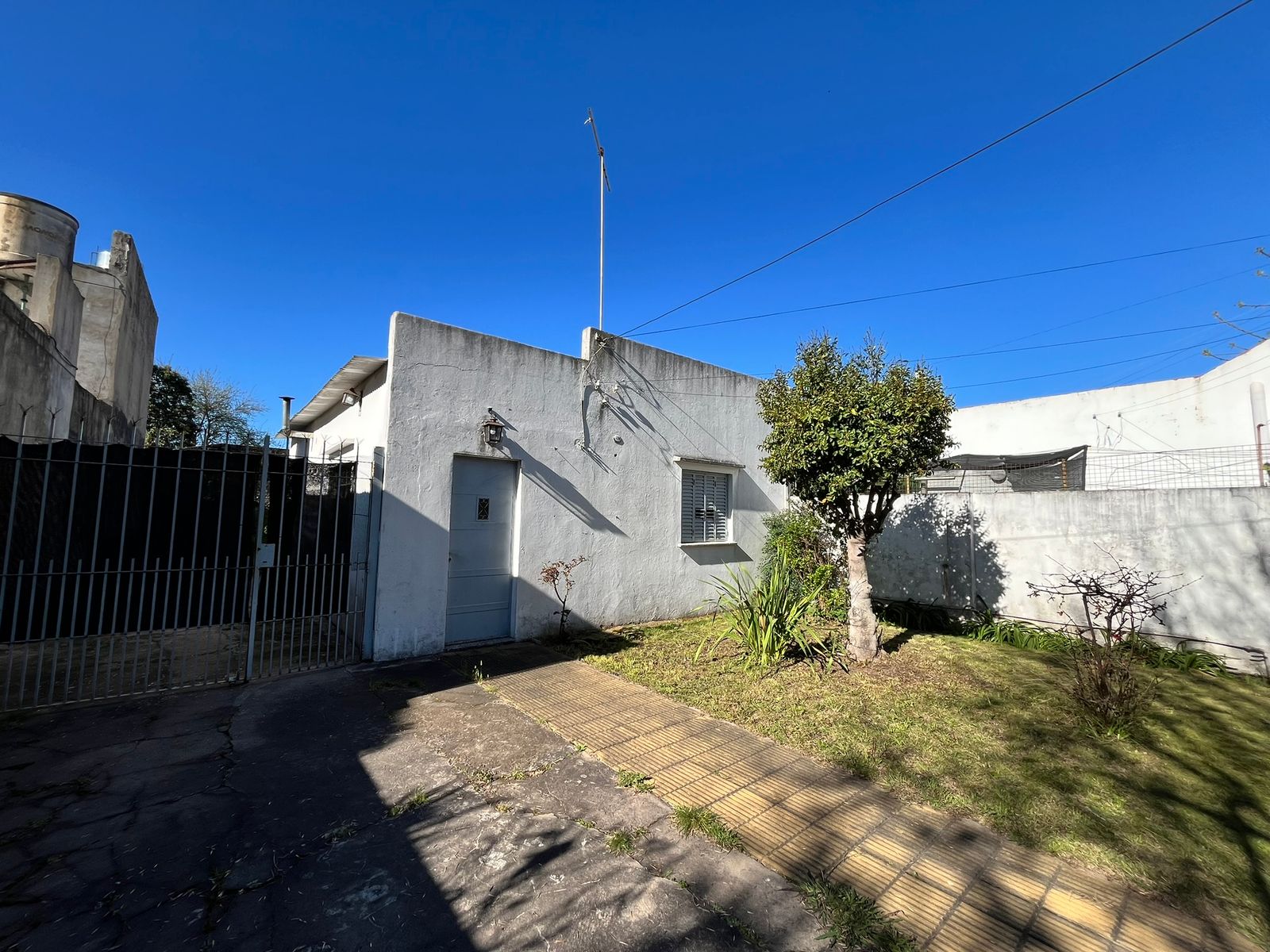 CASA 3 AMB SOBRE LOTE PROPIO - 24