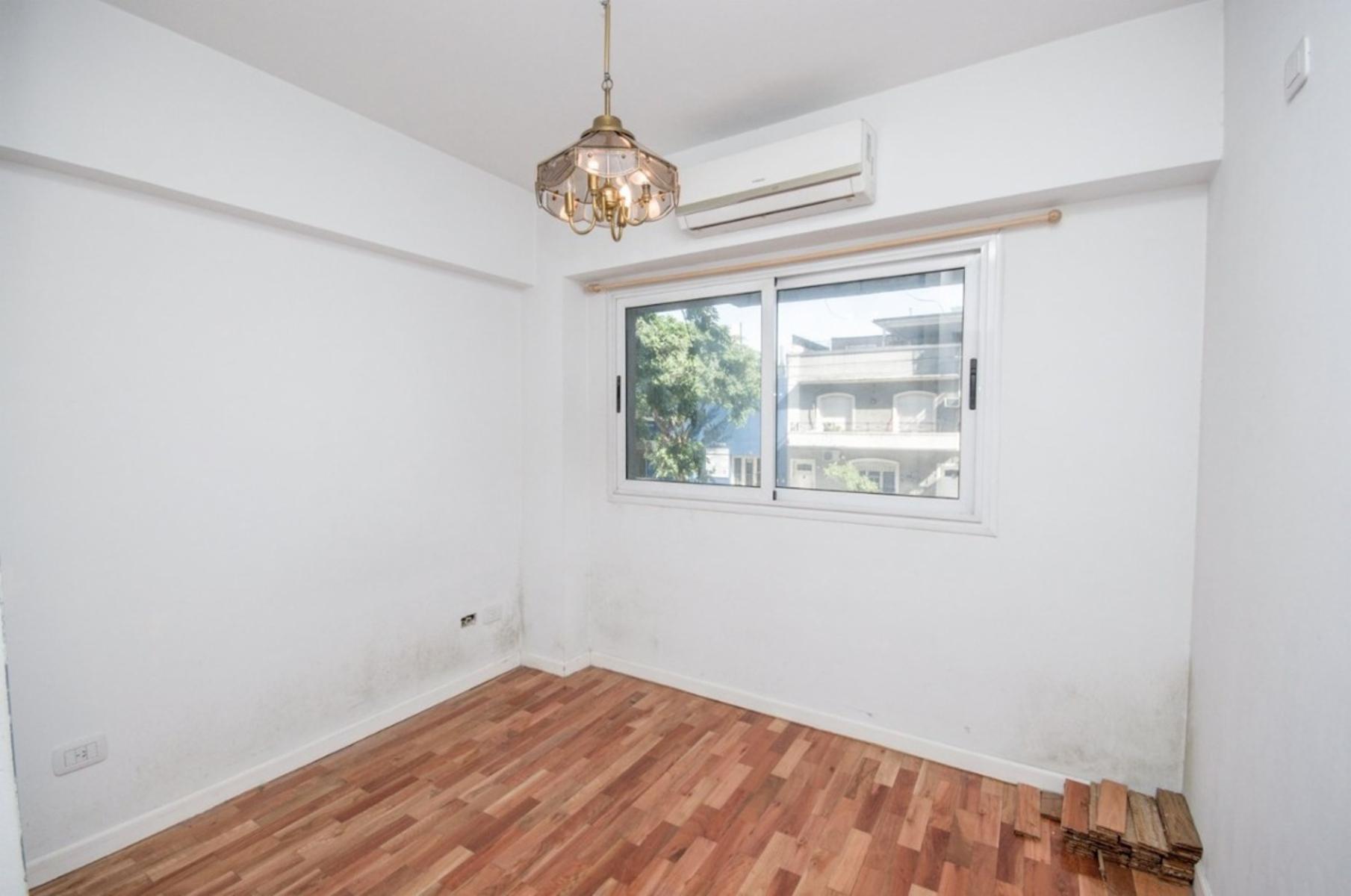 VENTA DEPARTAMENTO 2 AMBIENTES FLORES, AL FRENTE CON BALCÓN A ESTRENAR. APTO CRÉDITO