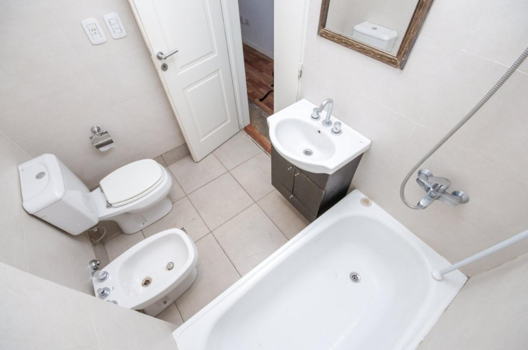 VENTA DEPARTAMENTO 2 AMBIENTES FLORES, AL FRENTE CON BALCÓN A ESTRENAR. APTO CRÉDITO — foto 5