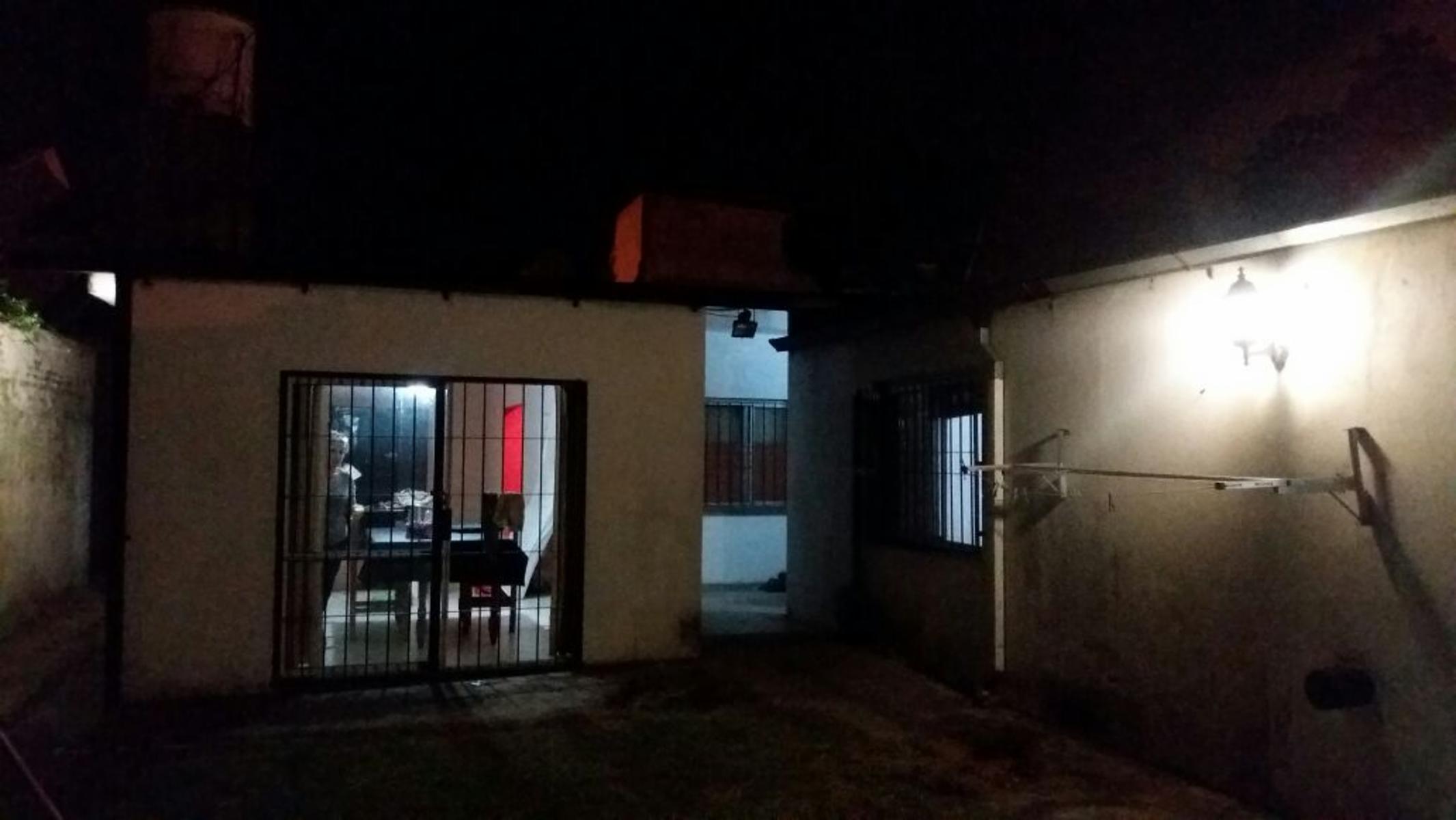 CASA 5 AMBIENTES APTO CRÉDITO EN QUILMES OESTE — foto 2