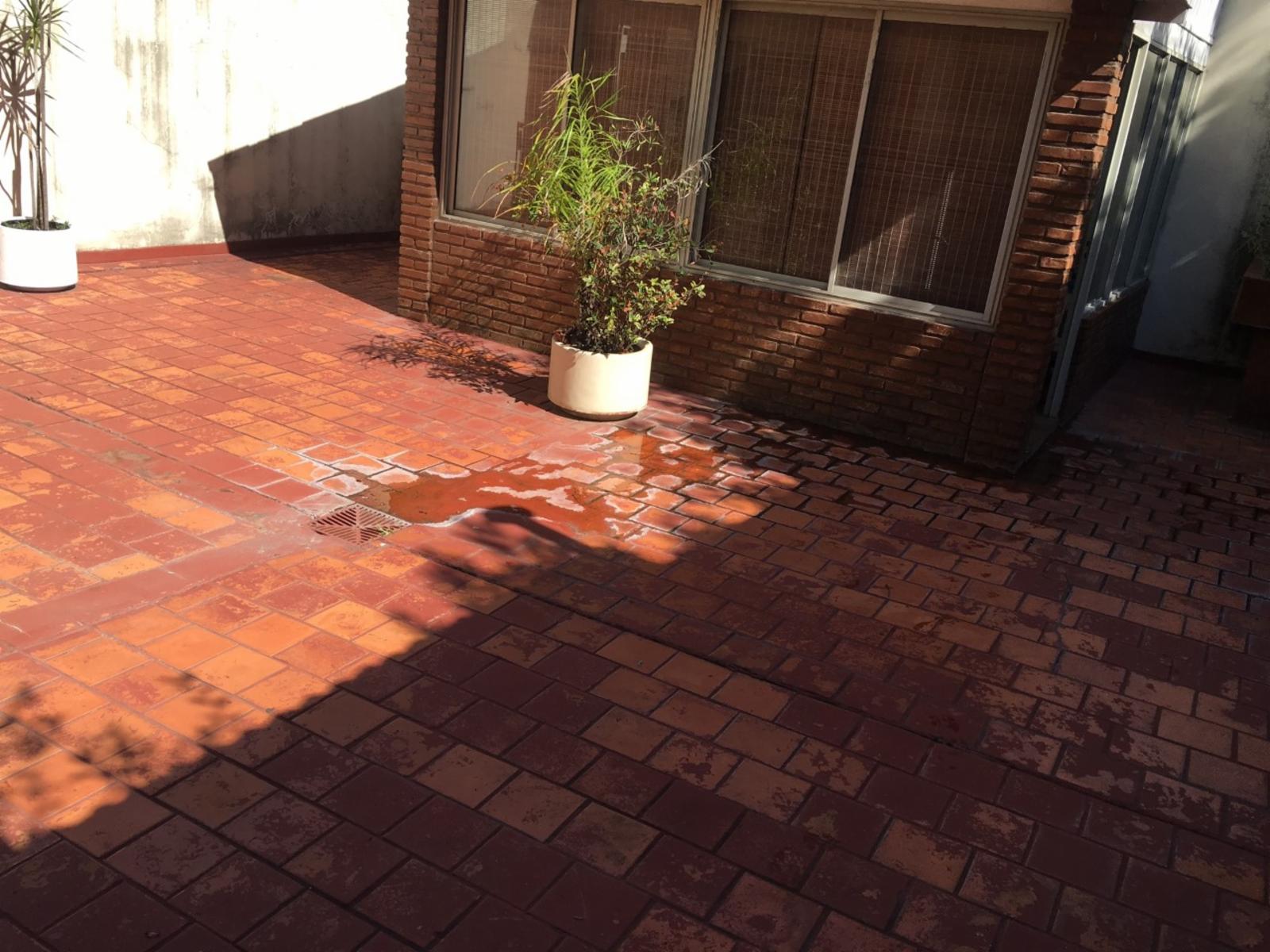 DEPARTAMENTO DE 3 AMBIENTES CON COCHERA , FLORES — foto 3