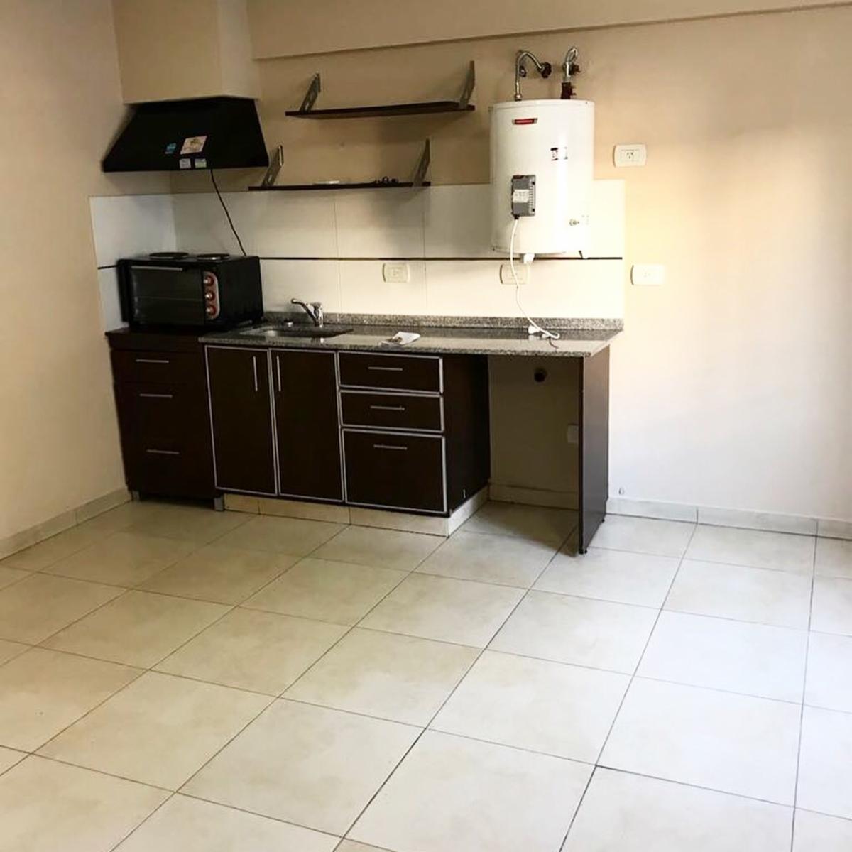 Alquiler Moron Centro 1 ambiente Planta baja al FRENTE — foto 3