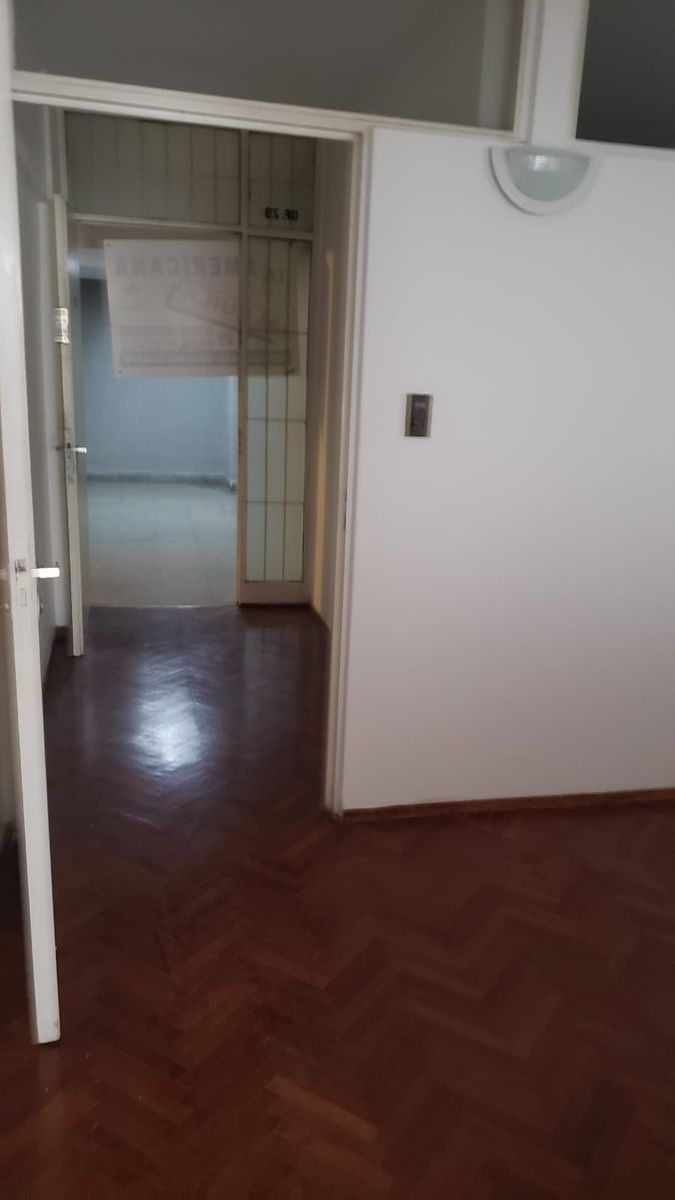E VENTA OFICINA CENTRICA - 4