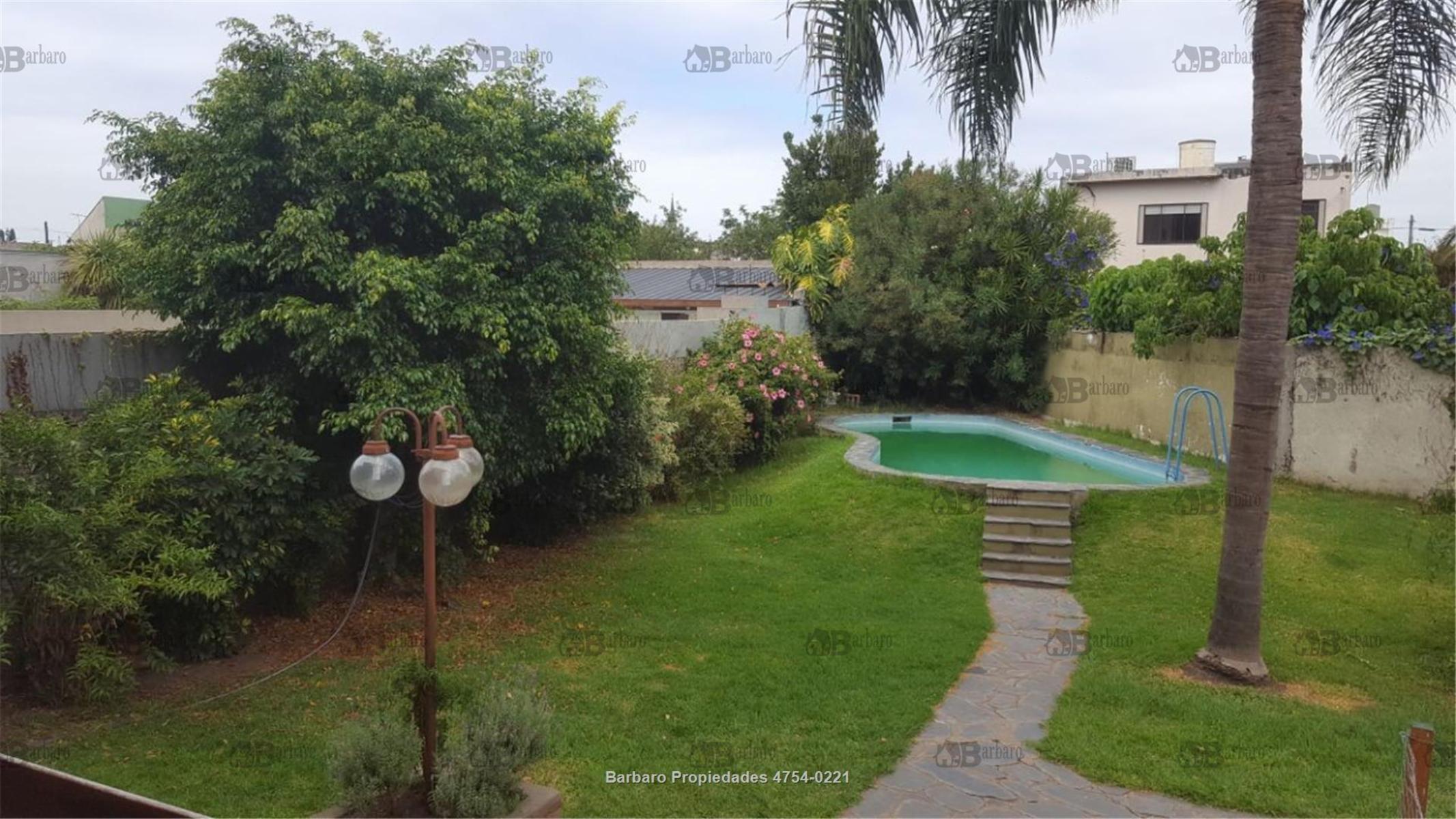 Barbaro Vende Excelente chalet en San Martin