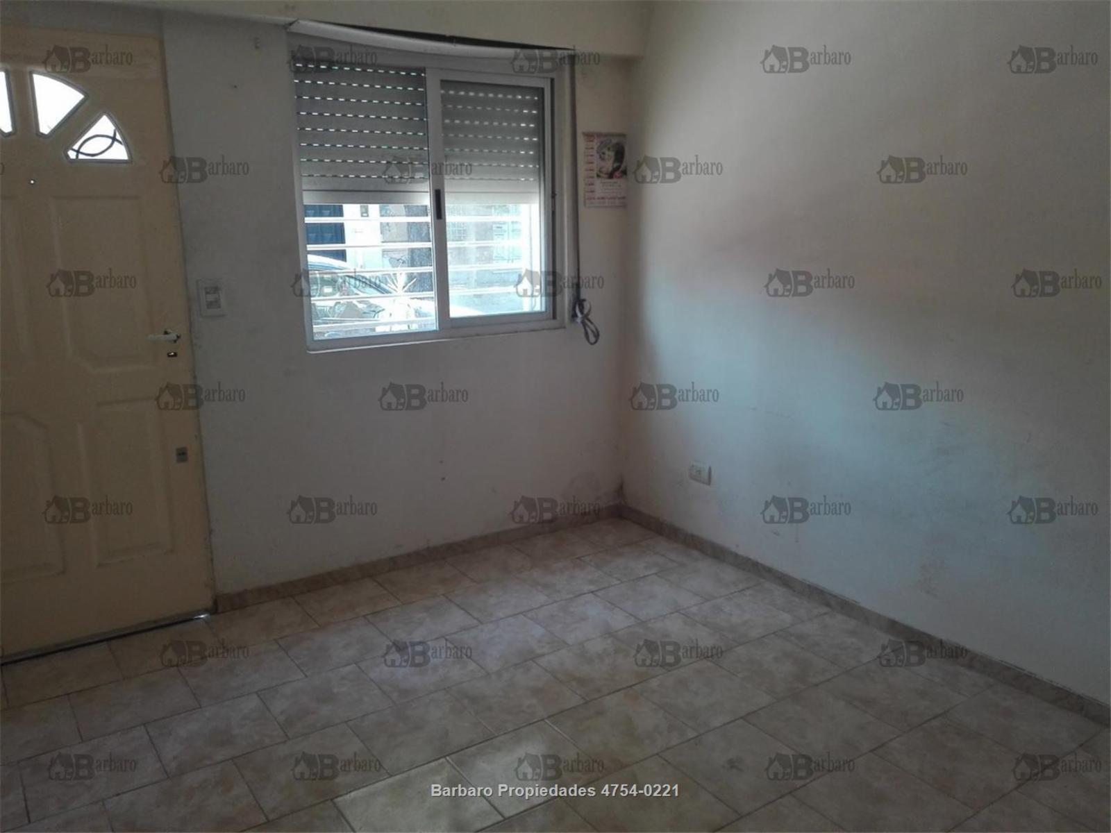 Barbaro Vende Departamento tipo casa en San Martin Centro — foto 2