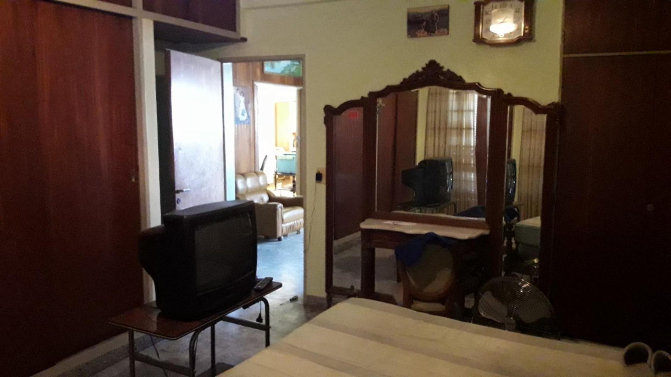 Barbaro Vende Galpón con vivienda en Billinghurst a metros de Av, Eva Perón - 5