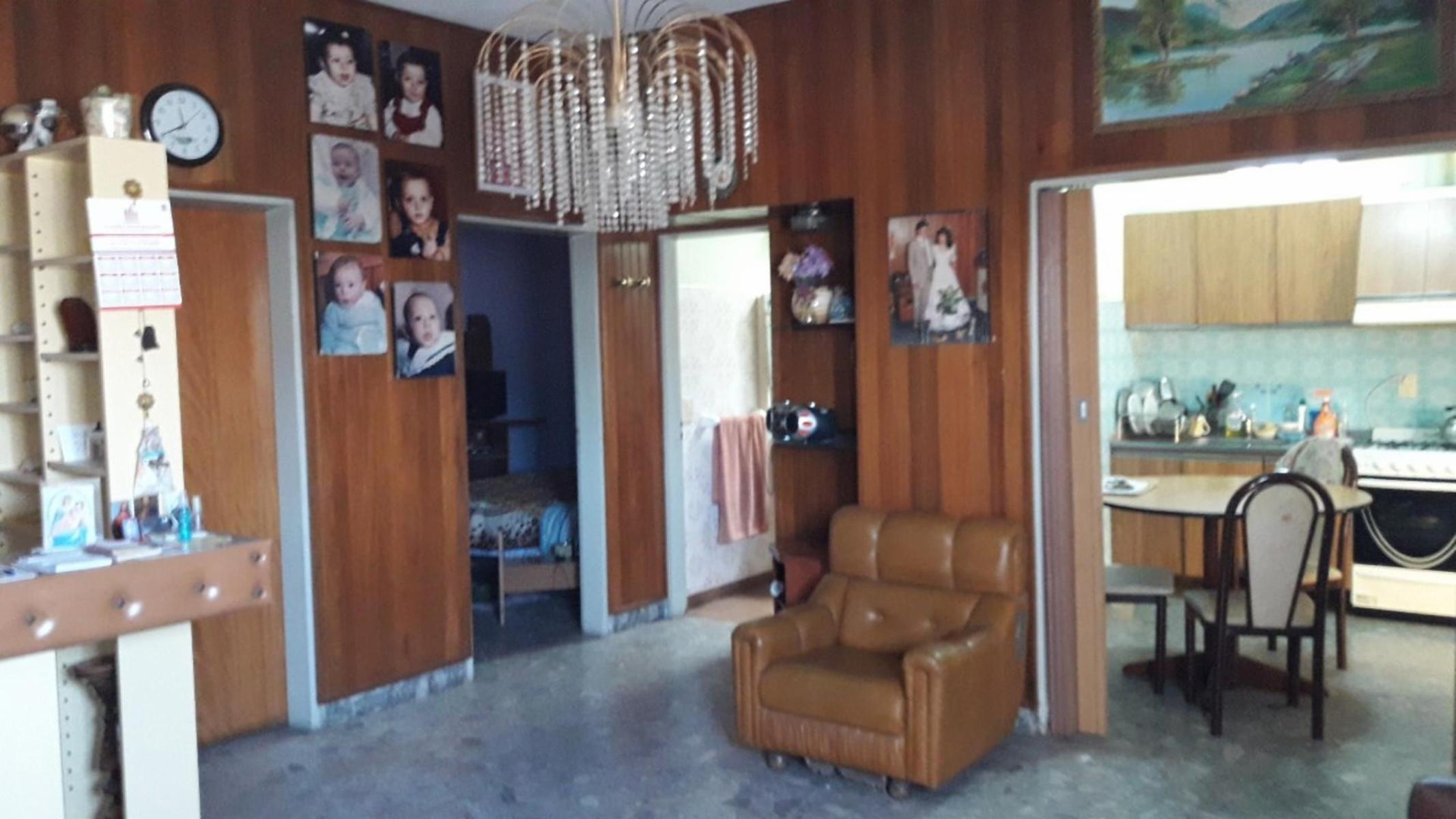 Barbaro Vende Galpón con vivienda en Billinghurst a metros de Av, Eva Perón - 8