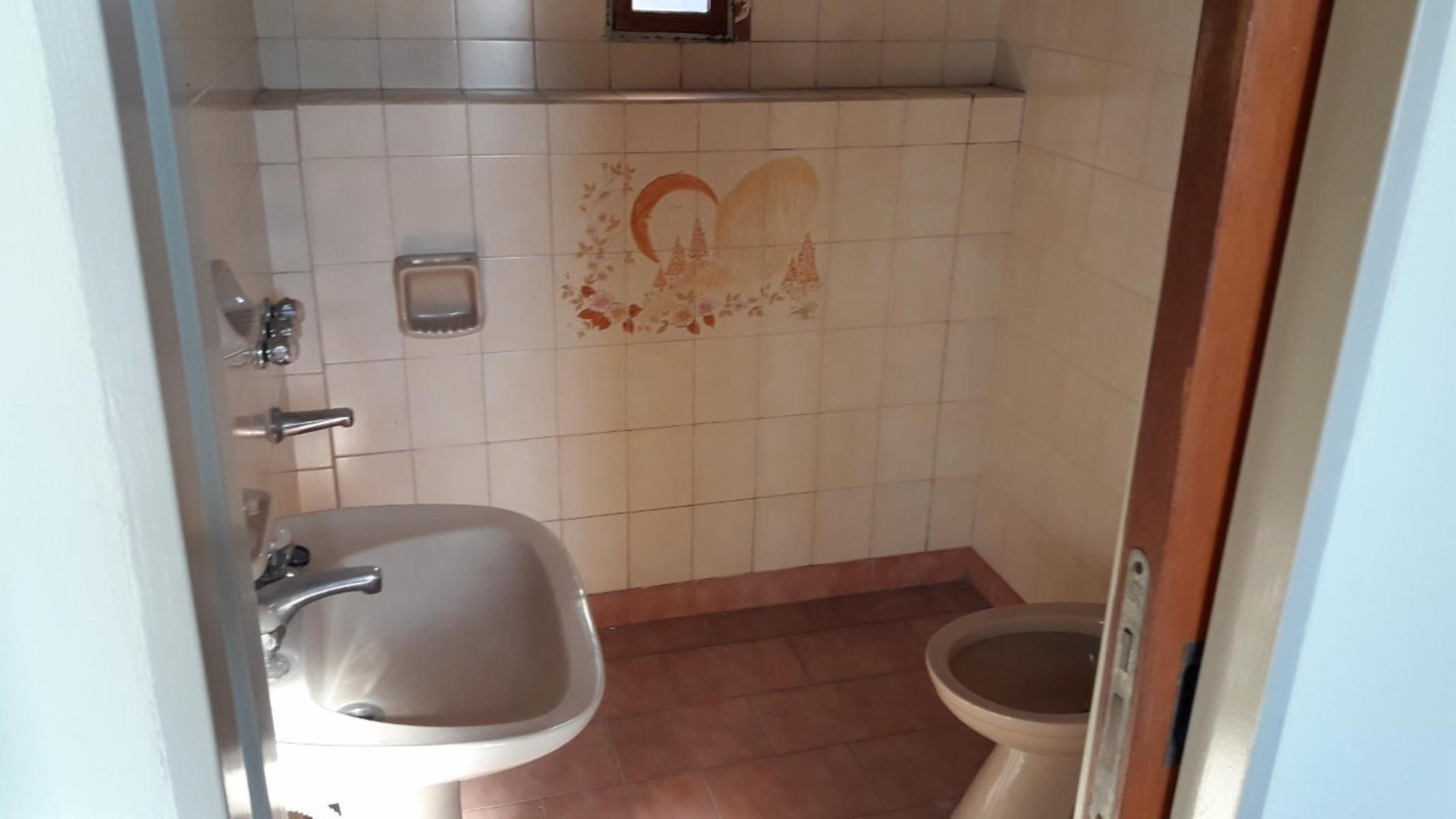 Barbaro Vende Galpón con vivienda en Billinghurst a metros de Av, Eva Perón - 9