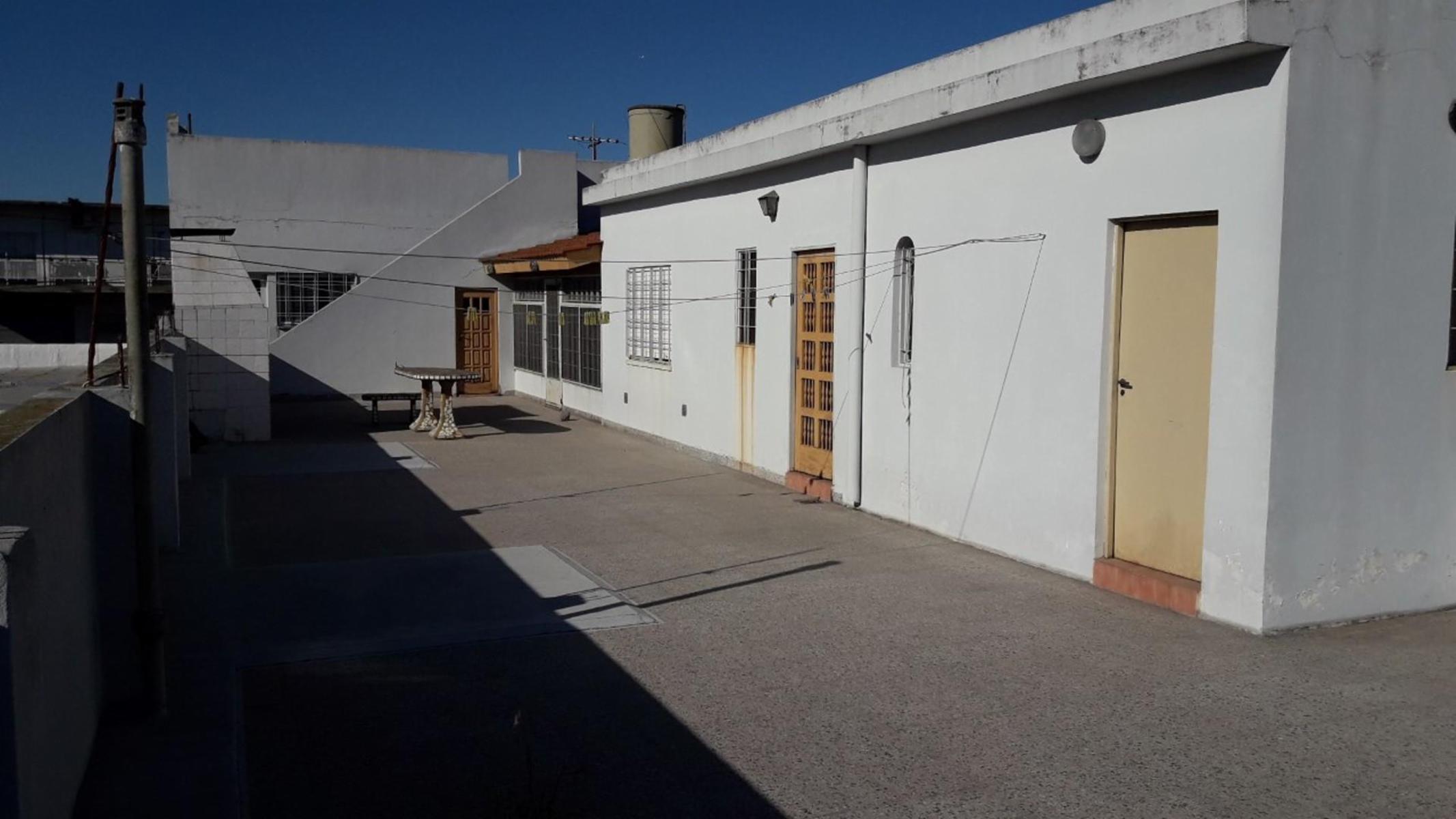 Barbaro Vende Galpón con vivienda en Billinghurst a metros de Av, Eva Perón - 16