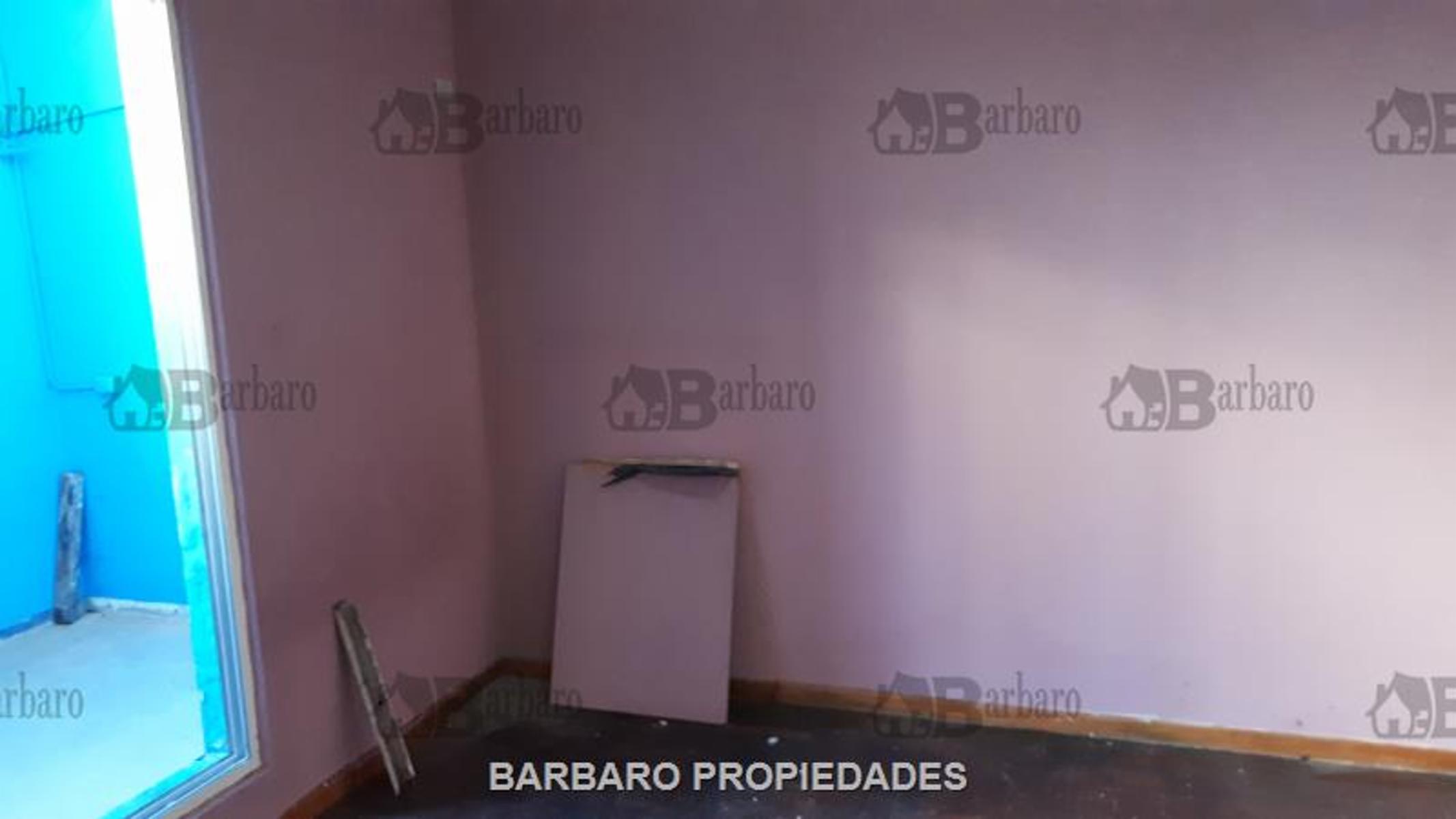 BARBARO VENDE DEPTO. CON PATIO FRENTE A ESTACION SAN MARTIN — foto 6