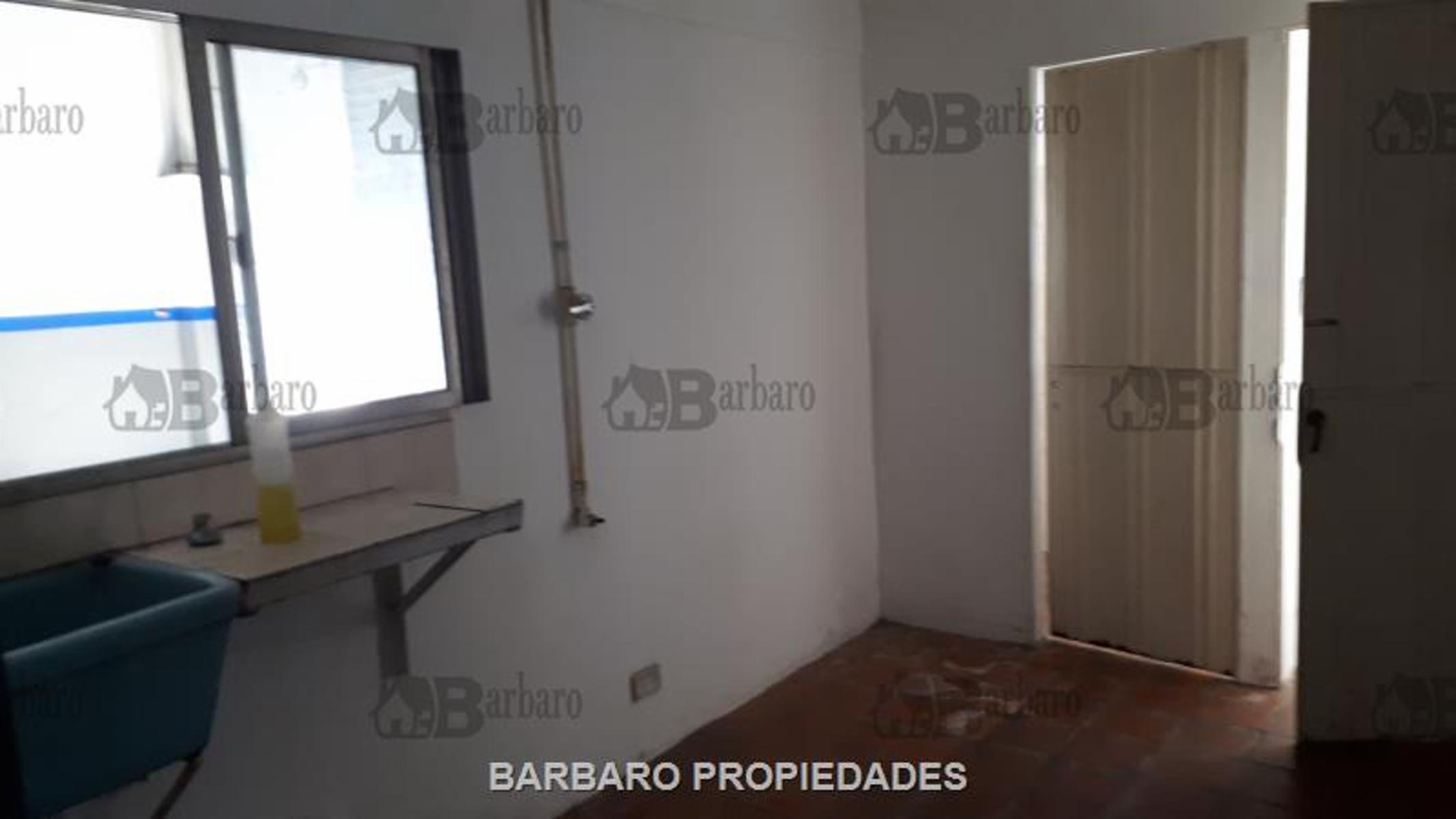 BARBARO ALQUILA GALPON EN VILLA LINCH - 9