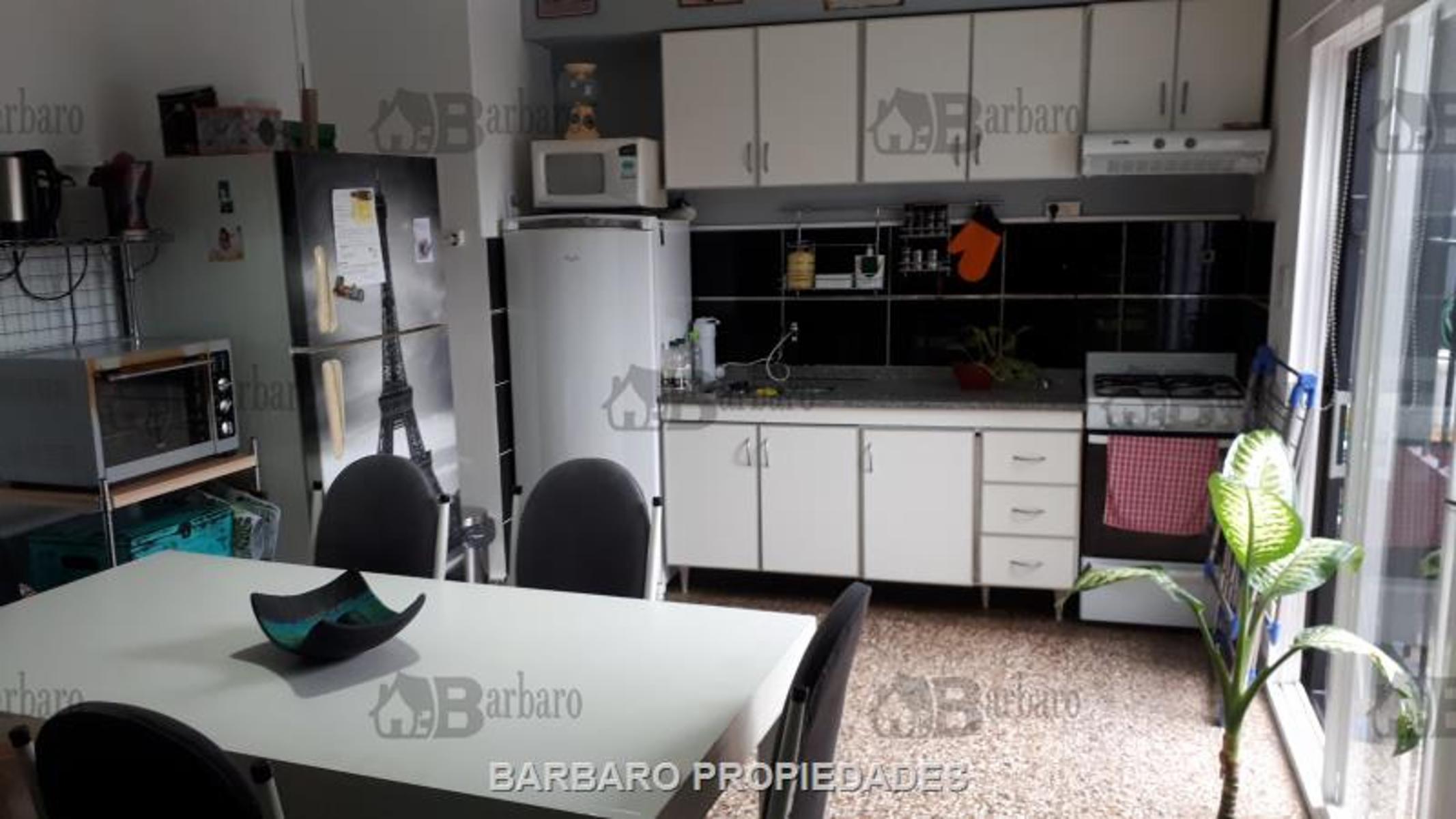 BARBARO VENDE PH EN VILLA LYNCH