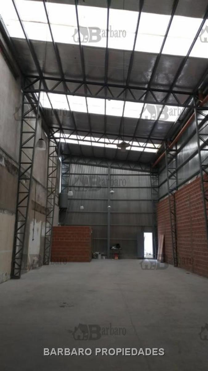 BARBARO VENDE GALPON EN VILLA LYNCH — foto 2