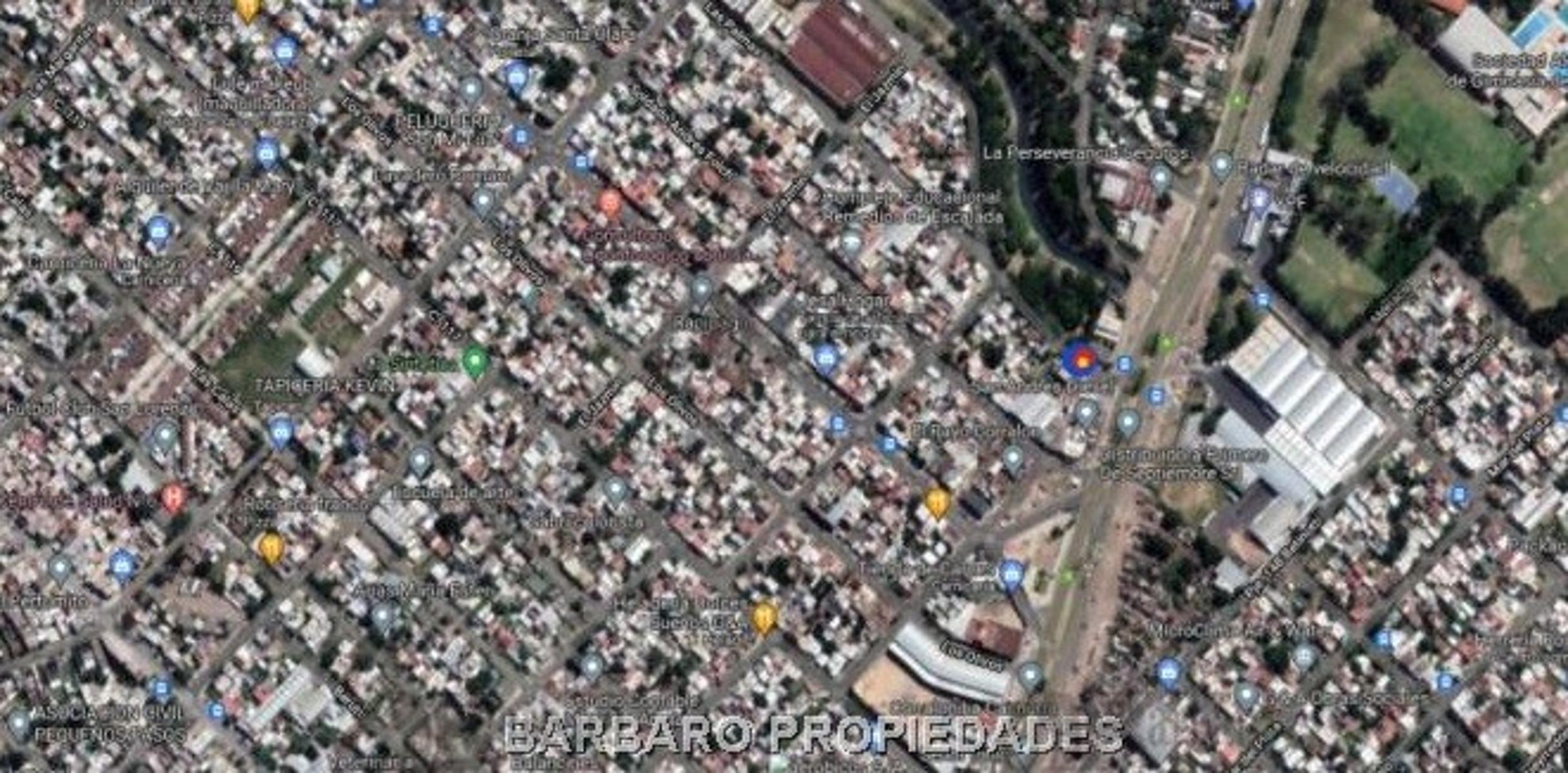 BARBARO VENDE TERRENO CON MEJORAS EN LOMA HERMOSA