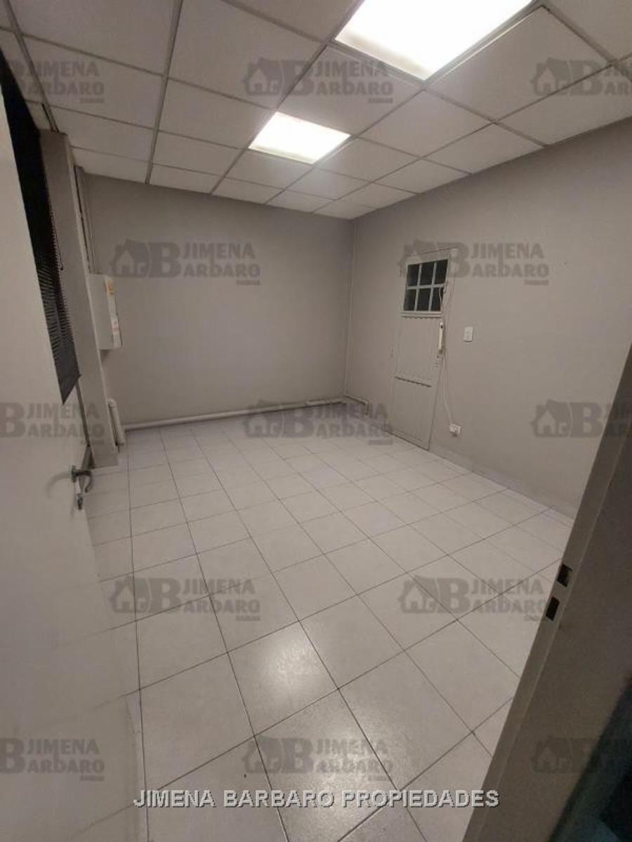 BARBARO ALQUILA GALPON EN VILLA LYNCH — foto 5