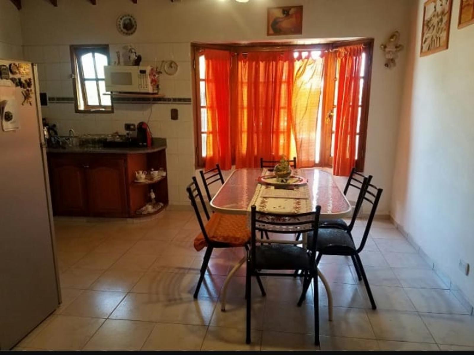 Duplex 3 ambientes, 2 baños, patio, parrilla. A 50mts UNAHUR - MUY BUENO — foto 14