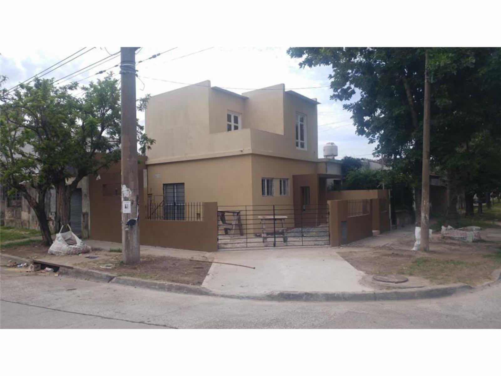 Casa en 2 plantas, 3 ambientes con entrada de auto, NUEVA. — foto 5