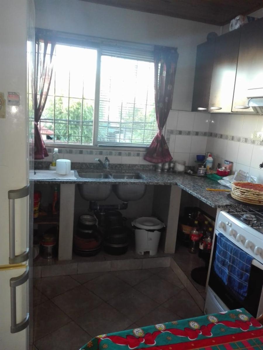 2 Deptos 3amb C/patio y Gge. S/lote Propio 2 Flias o Renta — foto 2