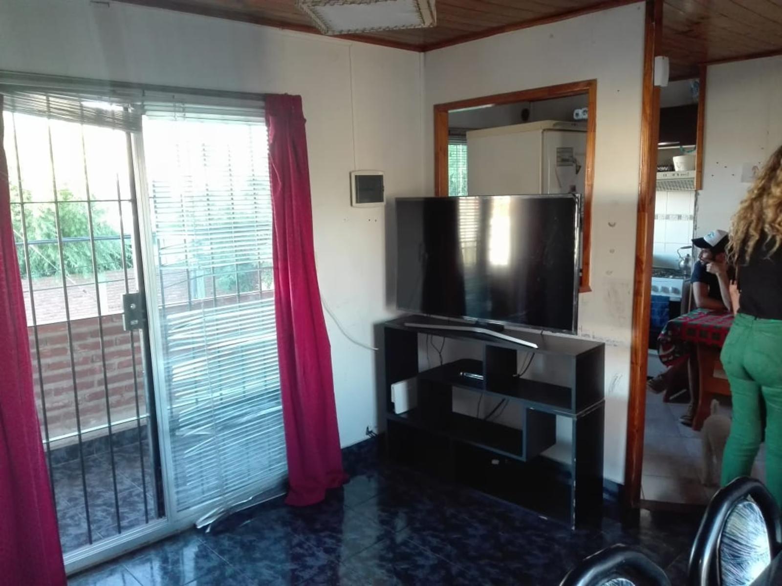 2 Deptos 3amb C/patio y Gge. S/lote Propio 2 Flias o Renta — foto 15