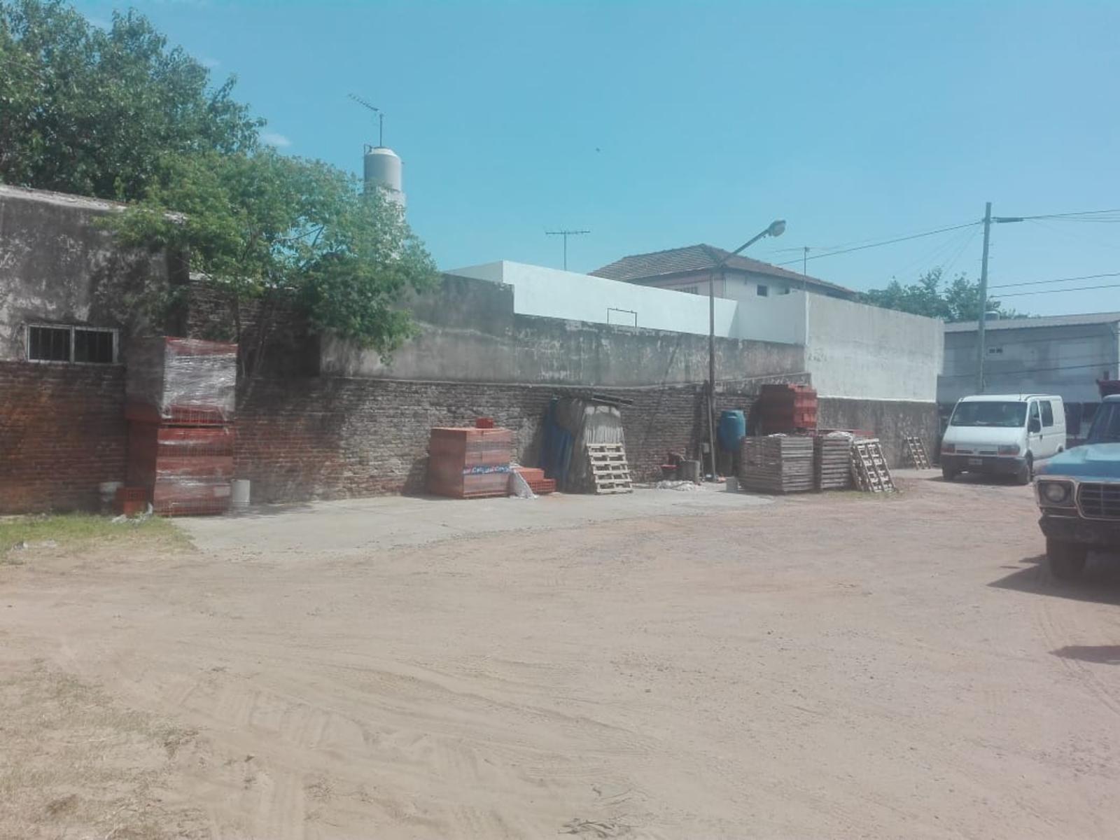 Corralón 40 mts de Frente s/Bustamante - Zona Comercial - 4