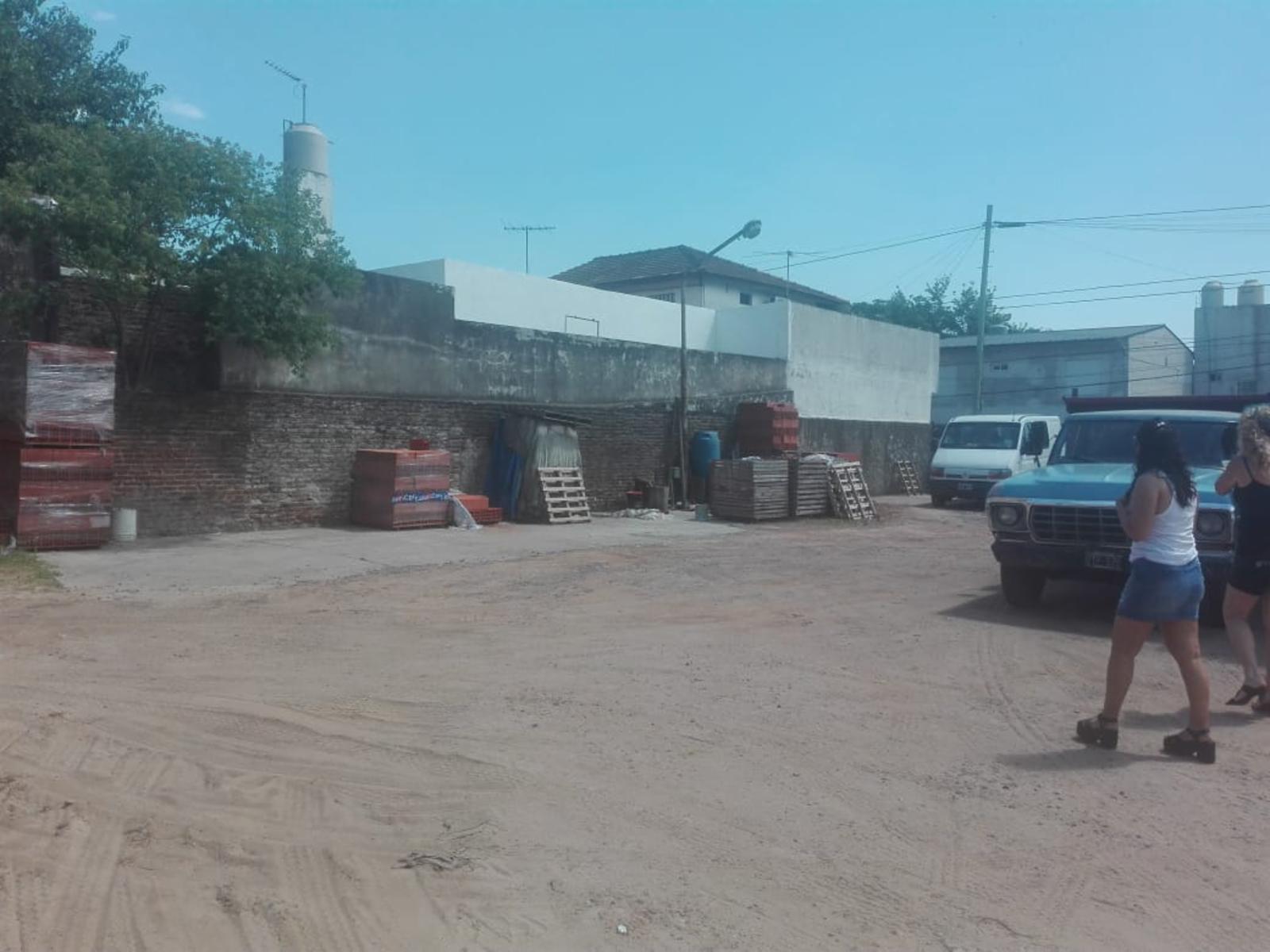 Corralón 40 mts de Frente s/Bustamante - Zona Comercial - 8