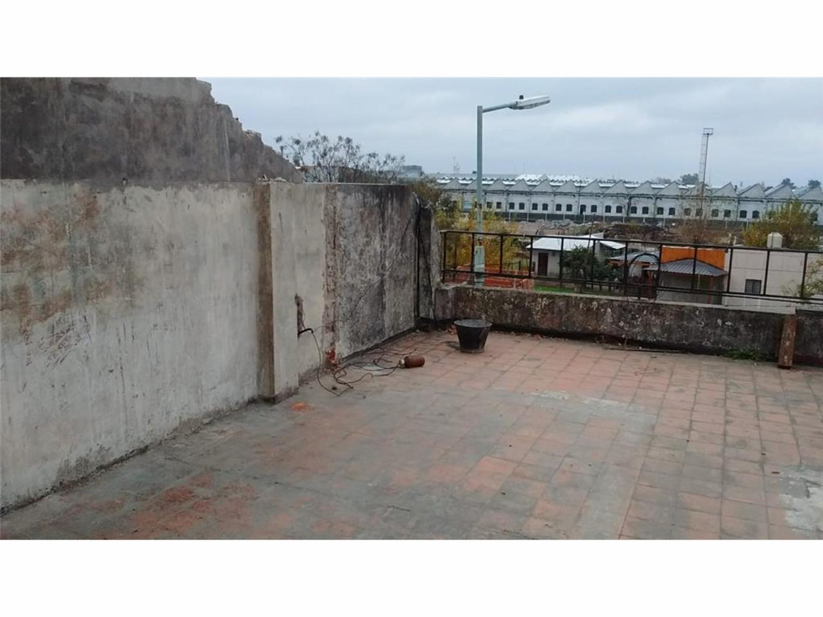 Departamento 3 amb al frente, sobre Rivadavia — foto 3