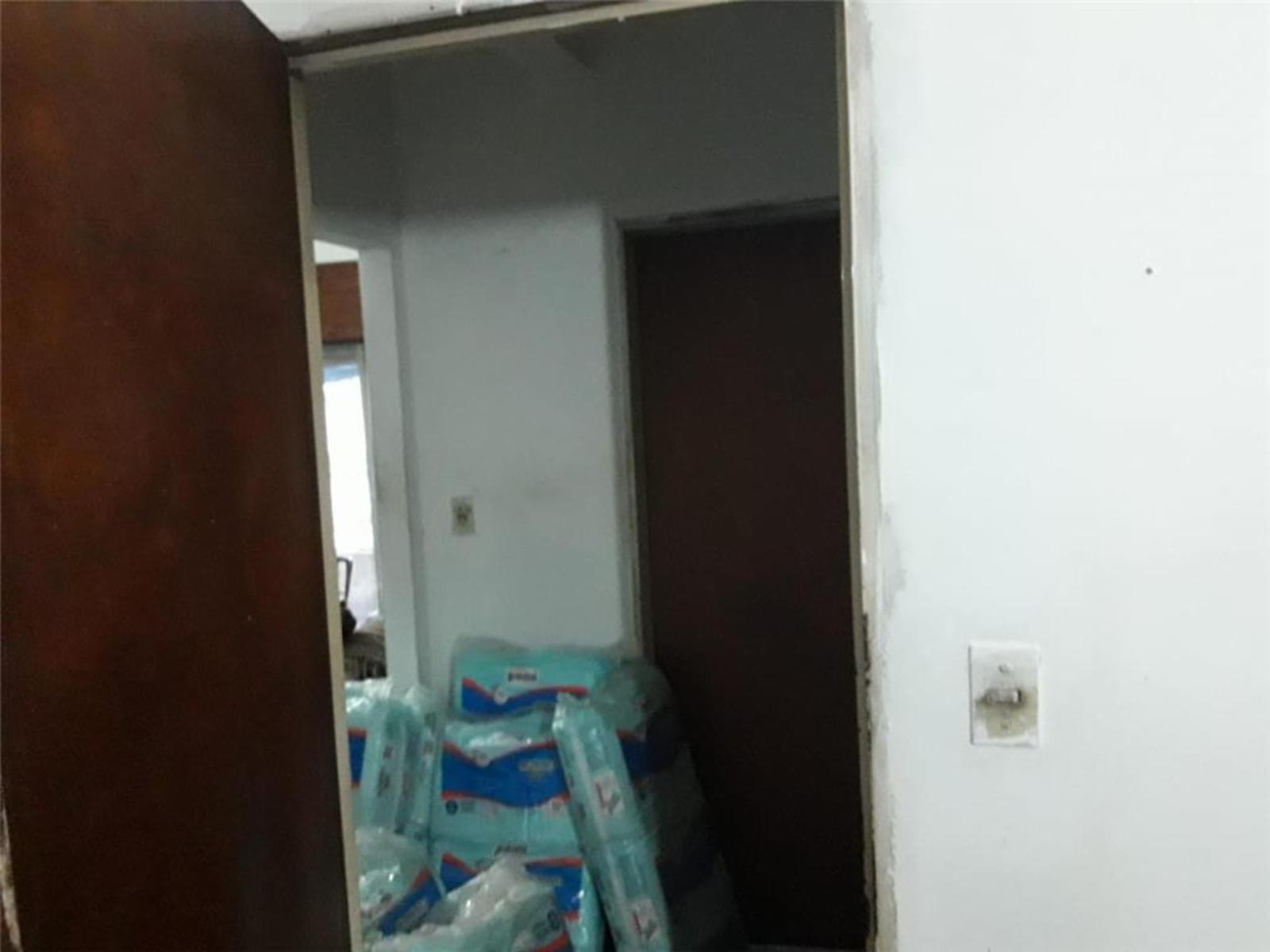 Departamento 3 amb al frente, sobre Rivadavia — foto 4