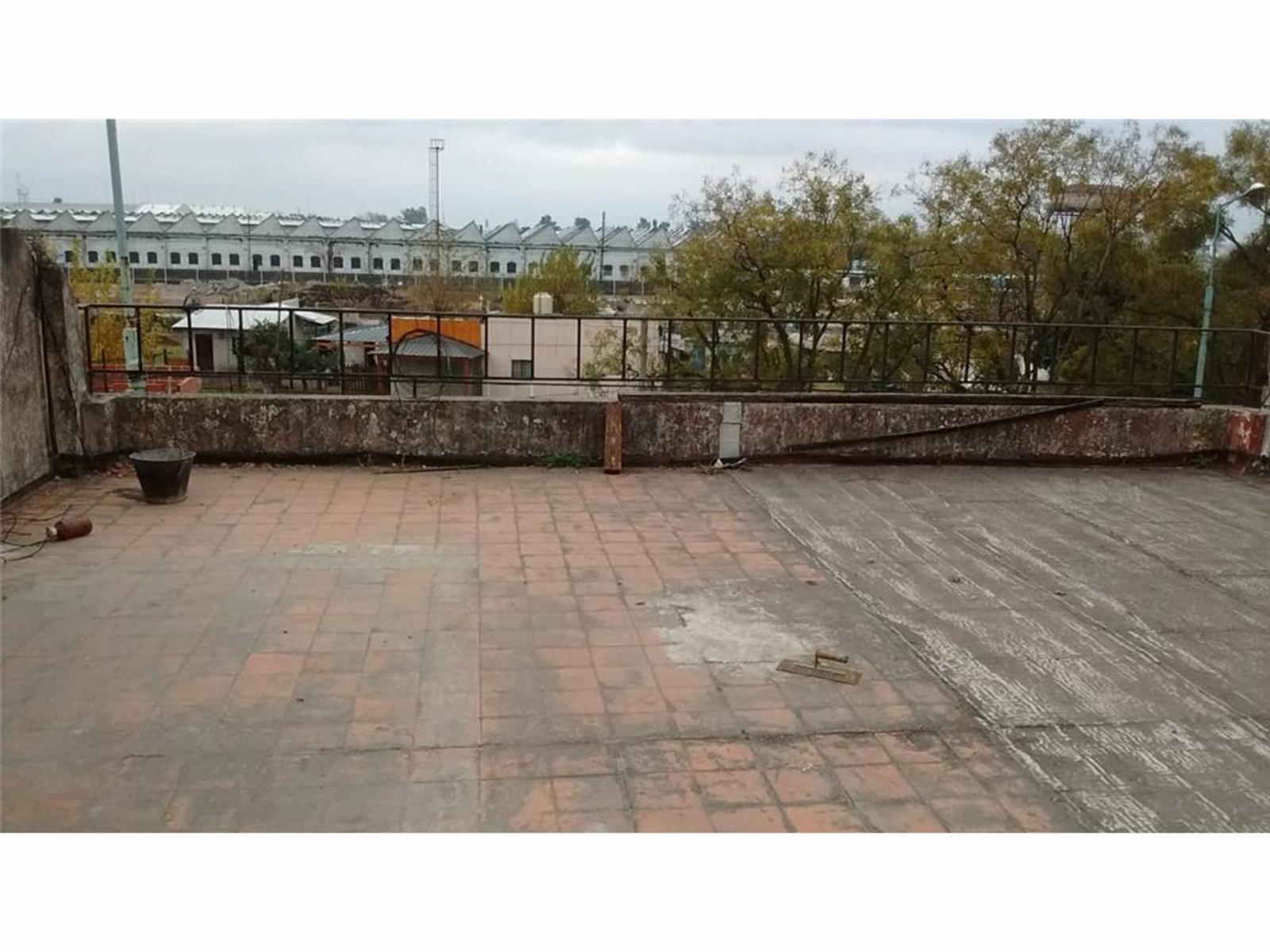 Departamento 3 amb al frente, sobre Rivadavia — foto 8