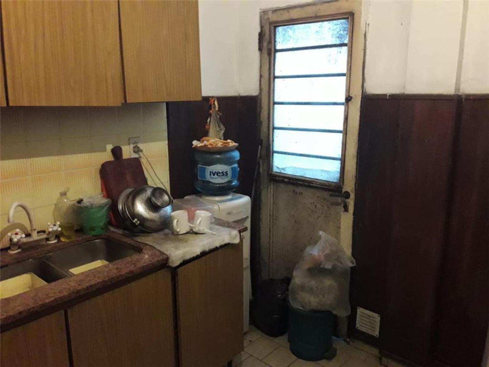 Departamento 3 amb al frente, sobre Rivadavia — foto 12