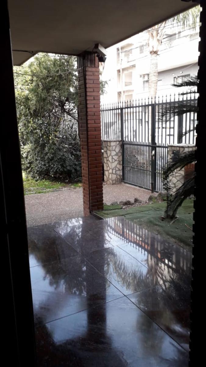 Exc Casa de Categoria 7 amb, 2 piscinas, quincho, gge, 1.000m2 — foto 13