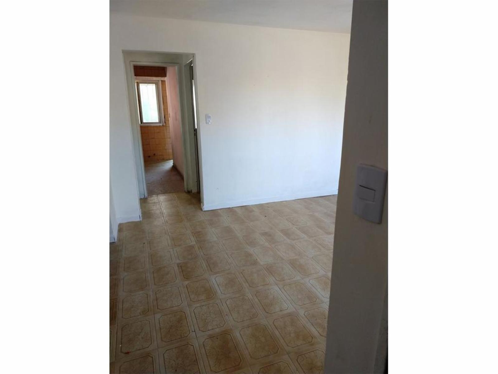 Duplex 4 amb con patio en B°Luz y Fuerza - MUY BUENO — foto 2