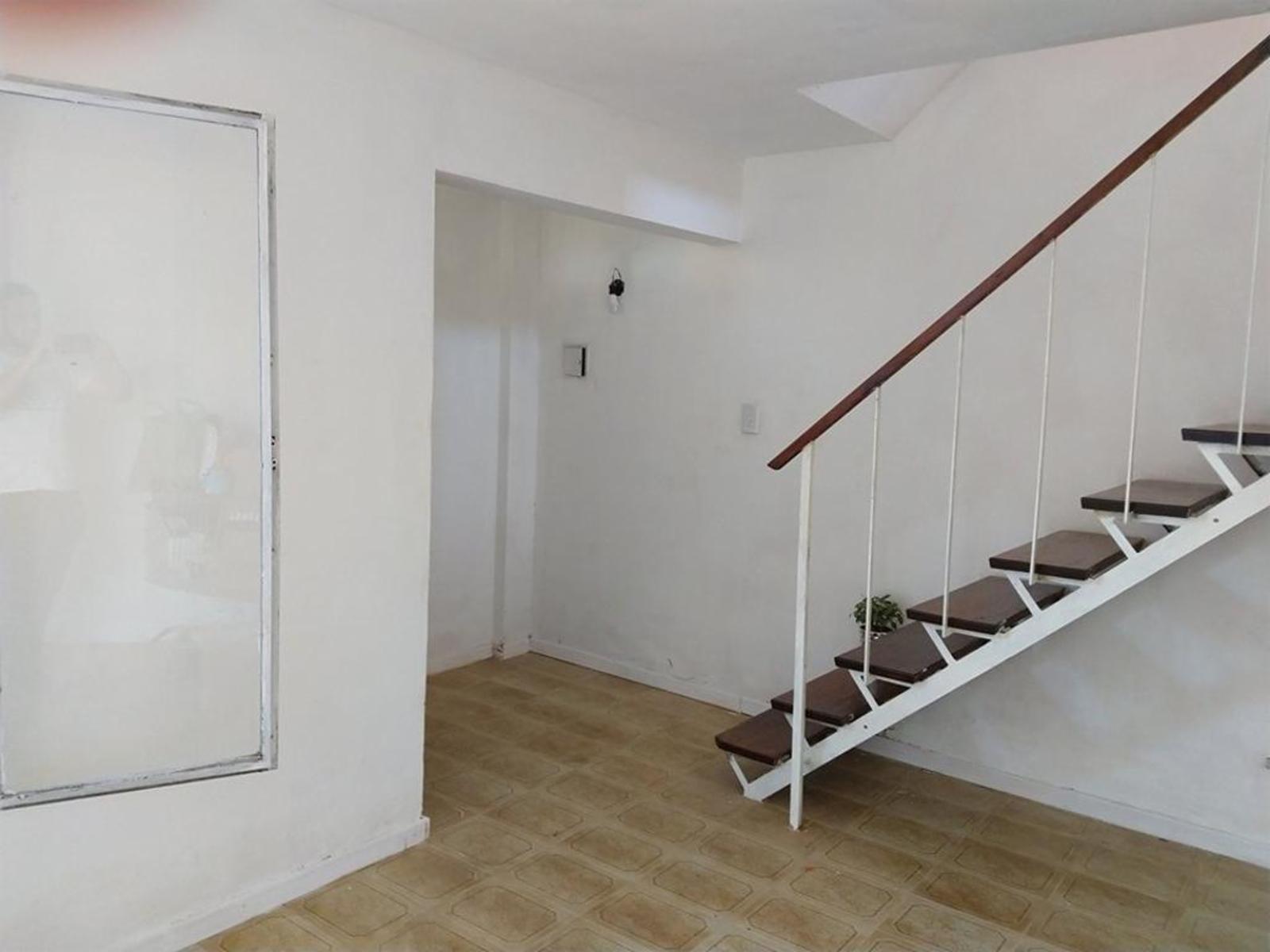 Duplex 4 amb con patio en B°Luz y Fuerza - MUY BUENO — foto 5