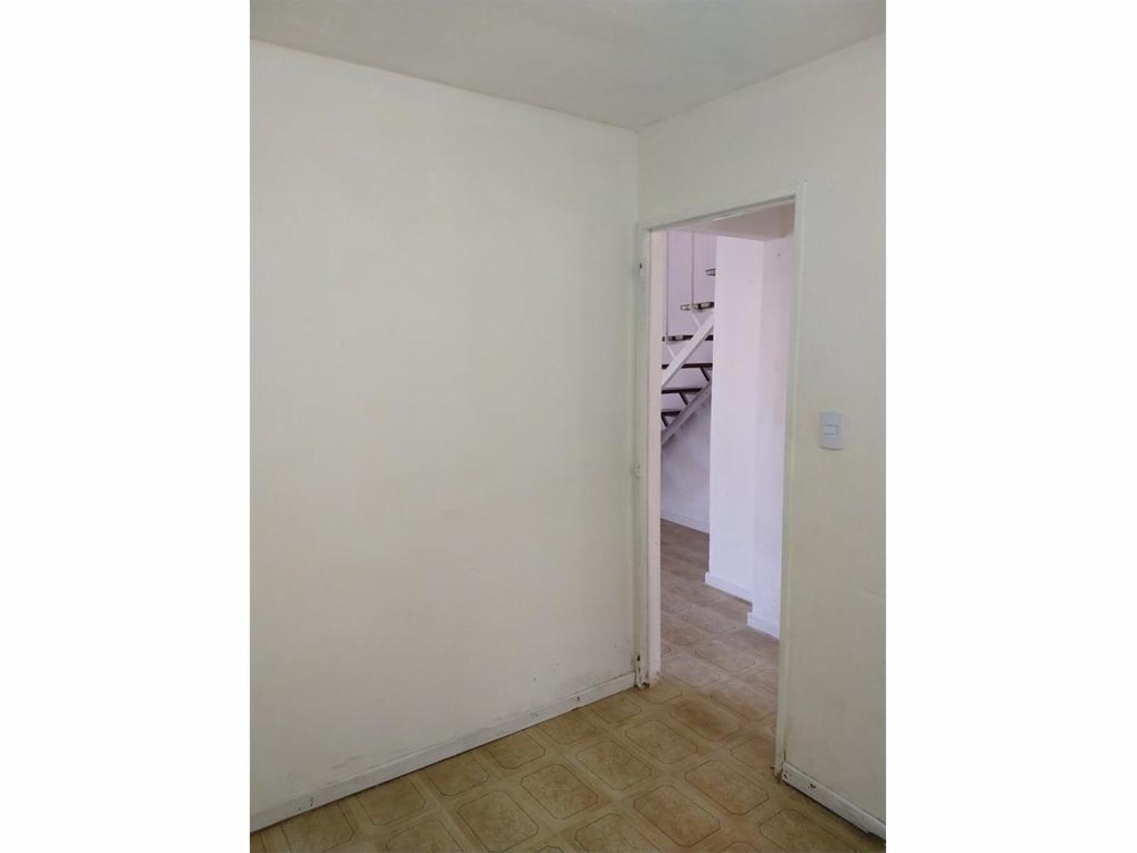 Duplex 4 amb con patio en B°Luz y Fuerza - MUY BUENO — foto 6
