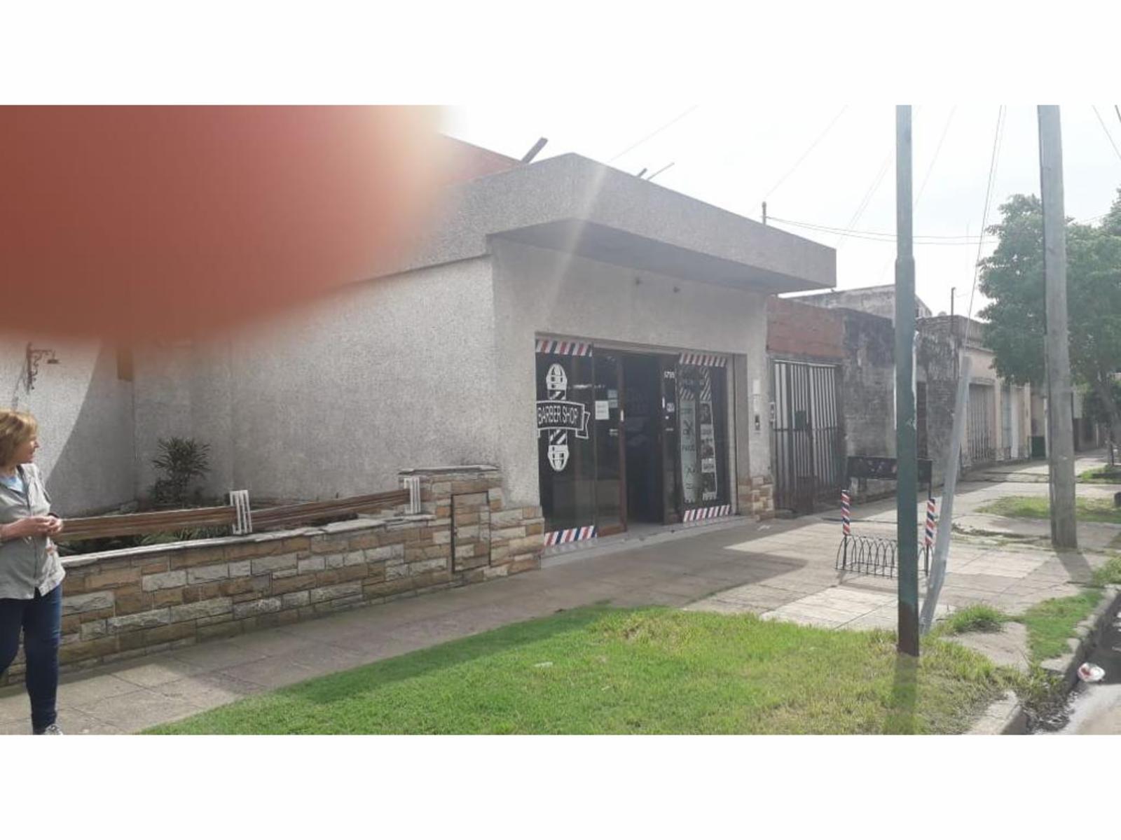 Casa 4 amb con patio, terraza, local - Loma Hermosa CENTRO - MUY BUENA — foto 2