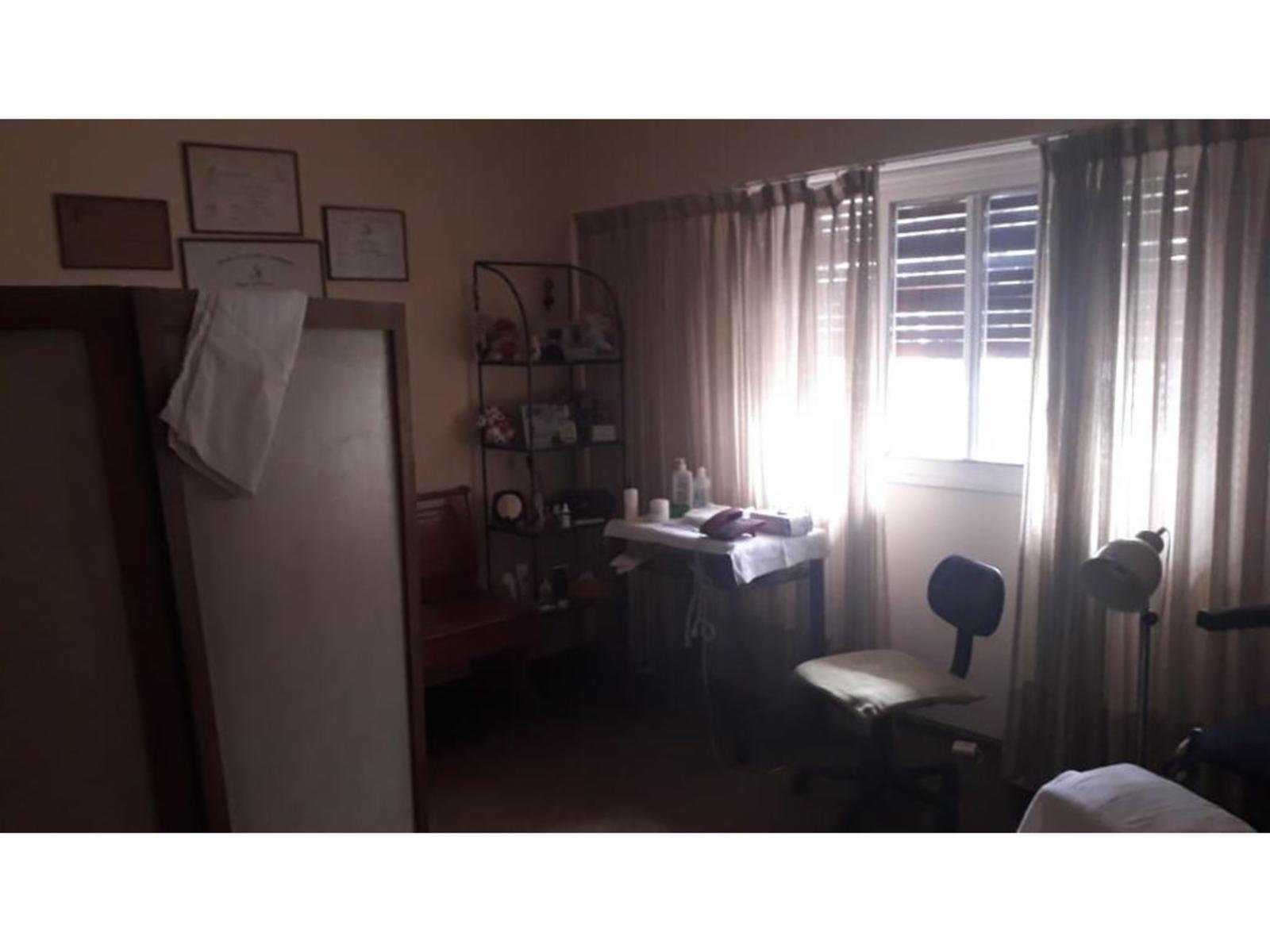 Casa 4 amb con patio, terraza, local - Loma Hermosa CENTRO - MUY BUENA — foto 6