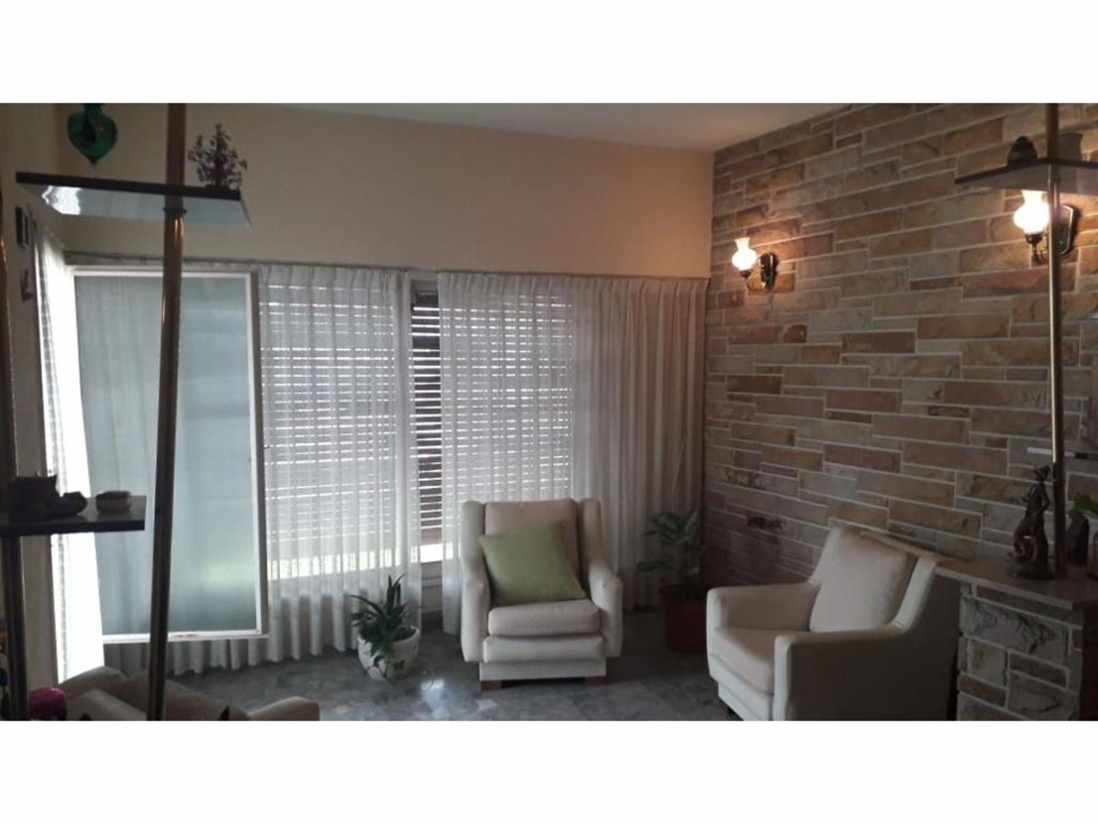 Casa 4 amb con patio, terraza, local - Loma Hermosa CENTRO - MUY BUENA — foto 11