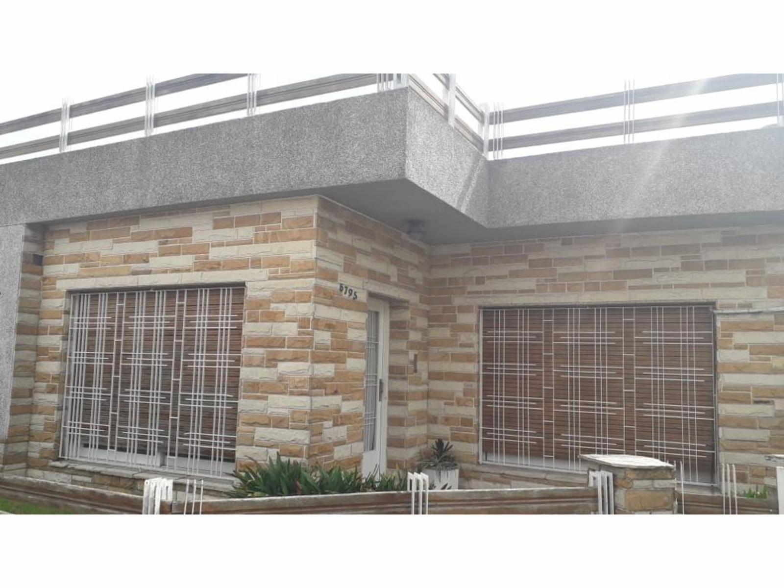 Casa 4 amb con patio, terraza, local - Loma Hermosa CENTRO - MUY BUENA — foto 13