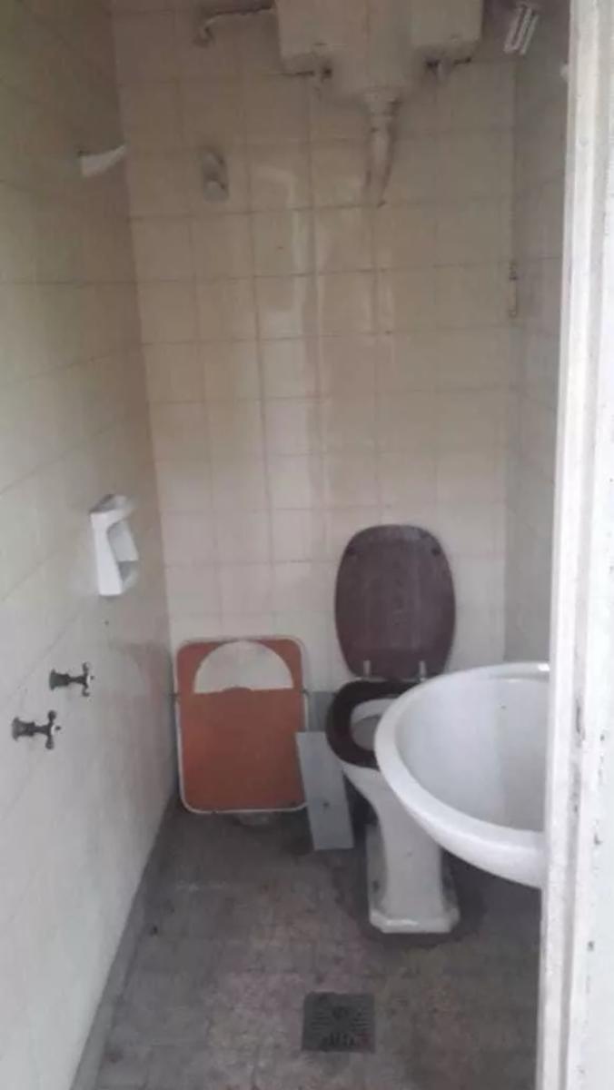 Alquilo Consultorio/oficina en BºInglés - A 2 cuadras del Tren - 6