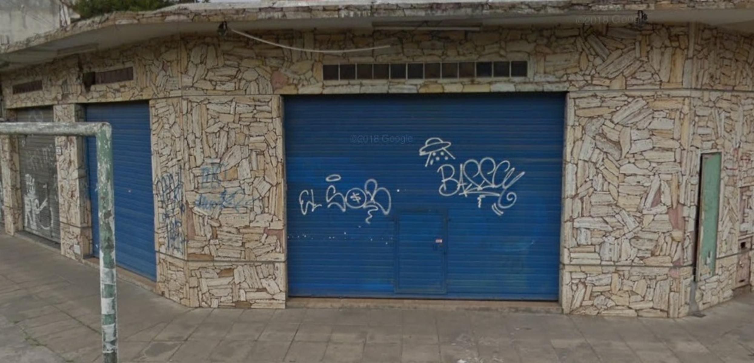 Local 50m2 en esquina - A 100mts Av Vergara - 1