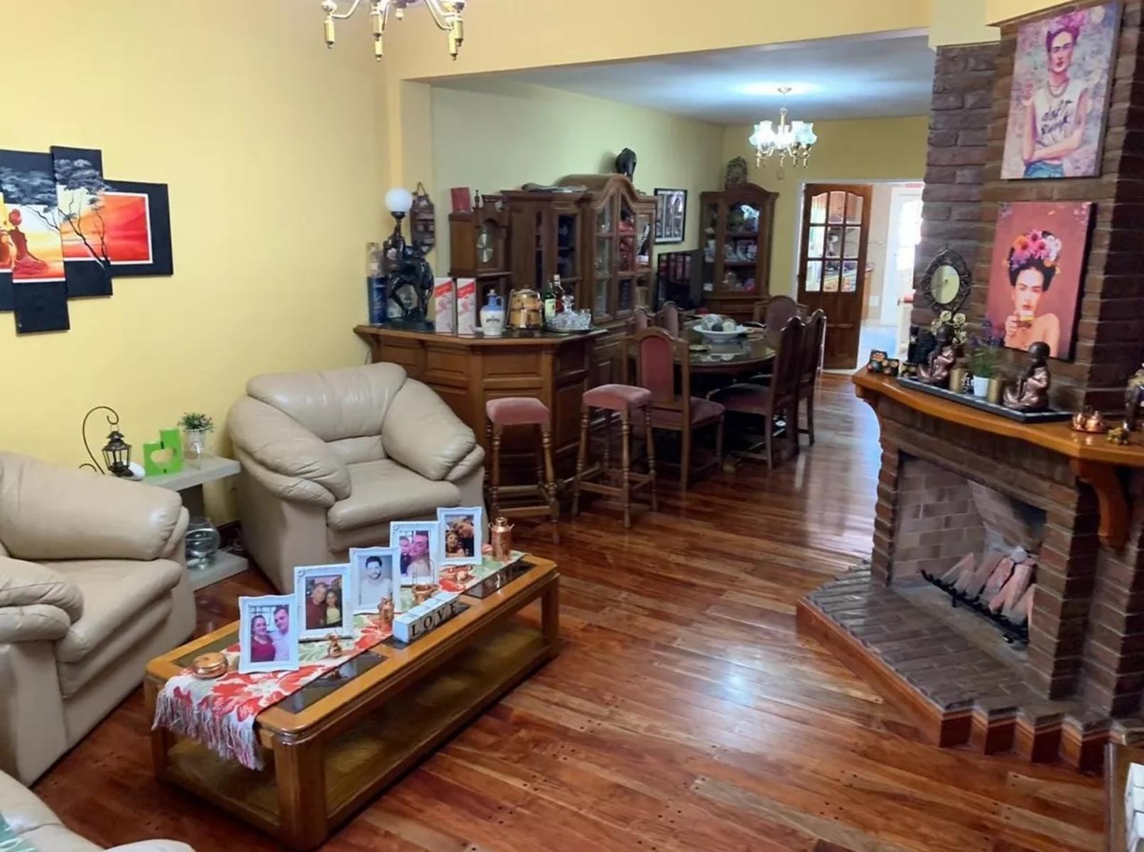 Hermosa Casa en 2 plantas, 5 amb, 2 baños, cochera SAAVEDRA — foto 2