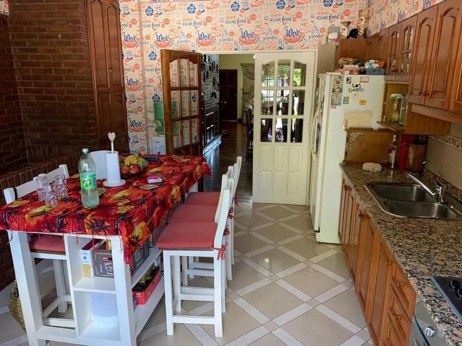 Hermosa Casa en 2 plantas, 5 amb, 2 baños, cochera SAAVEDRA — foto 3